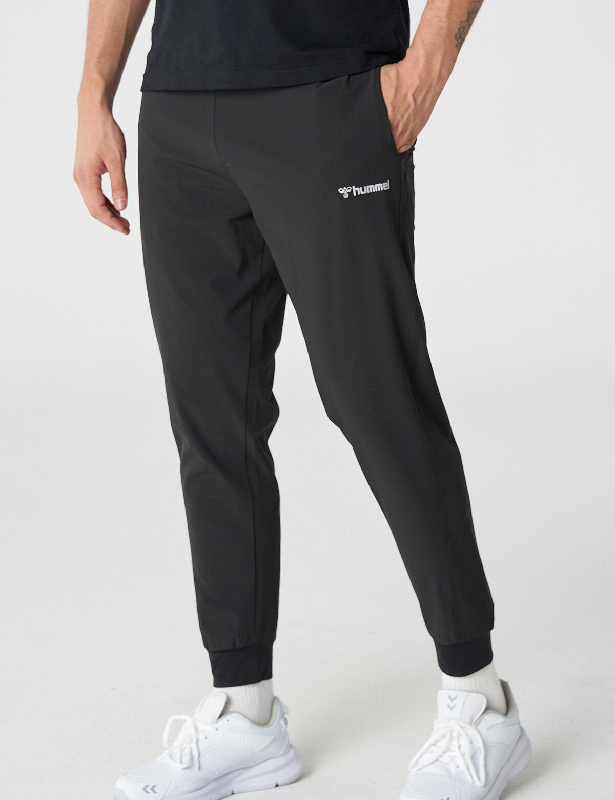 Hummel hmlMABELES 7 8 pants in black - Image 1