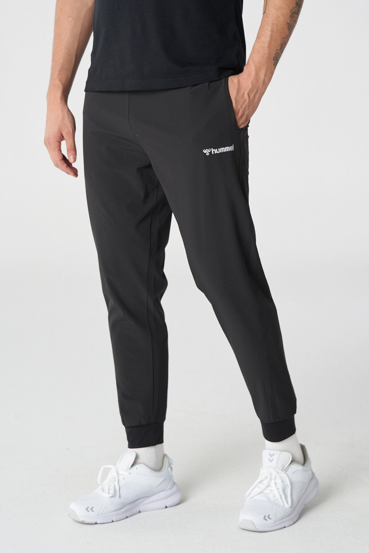 Hummel hmlMABELES 7 8 pants in black - Image 1