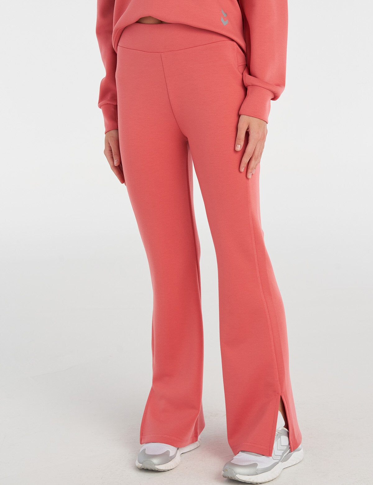 Hummel hmlBOLETTE pants in mineral red - Image 1