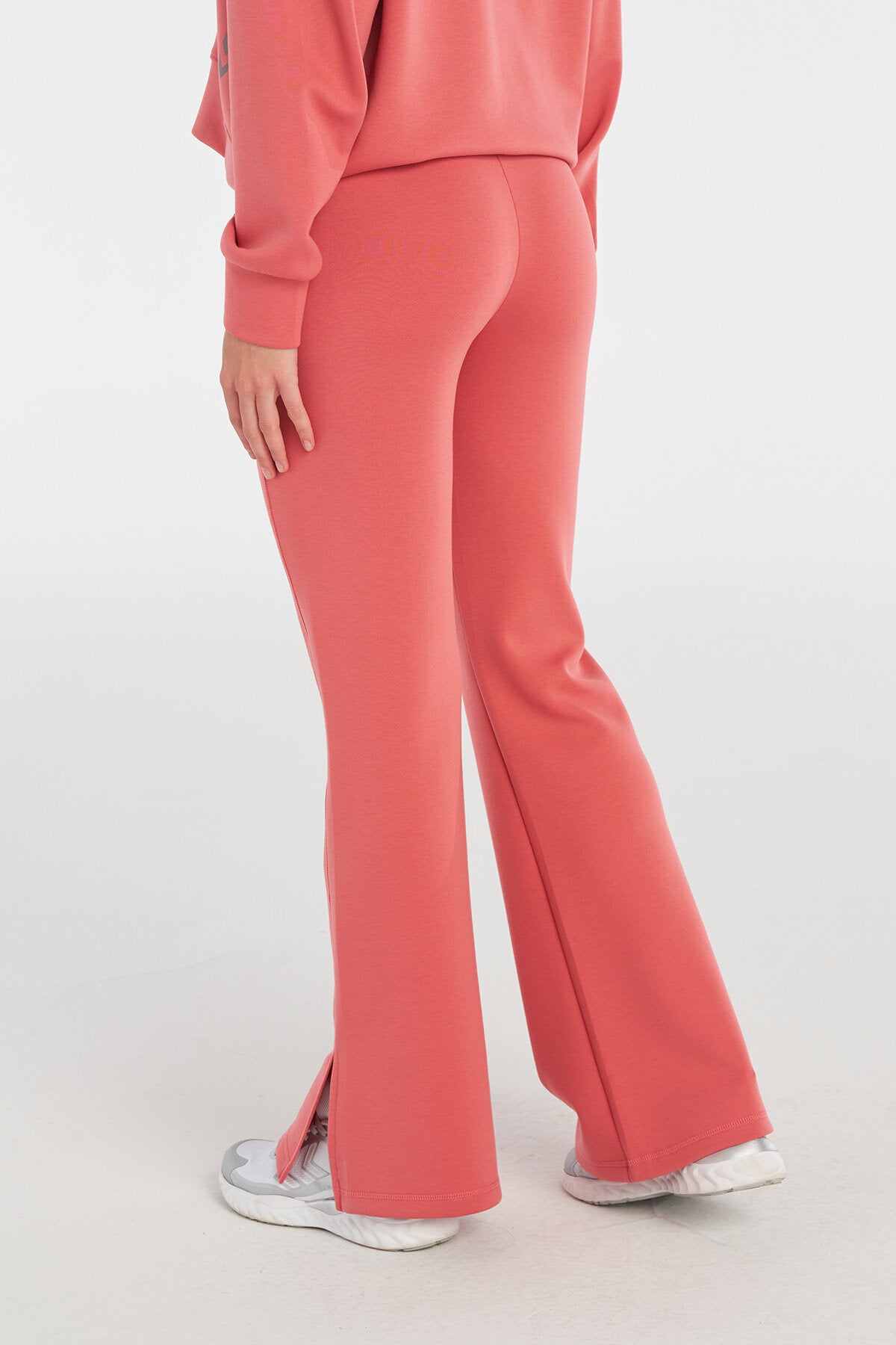 Hummel hmlBOLETTE pants in mineral red - Image 3