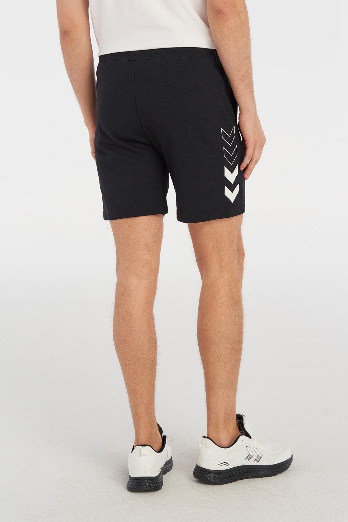 Hummel hmlELEMENTAL cotton shorts in black - Image 3