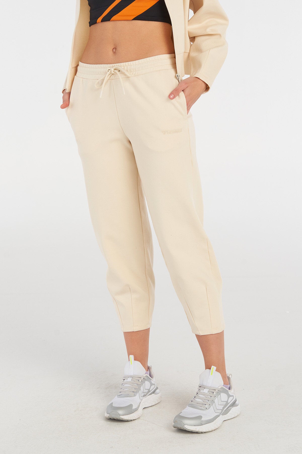 Hummel hmlJAYS pants in whitecap grey - Image 1