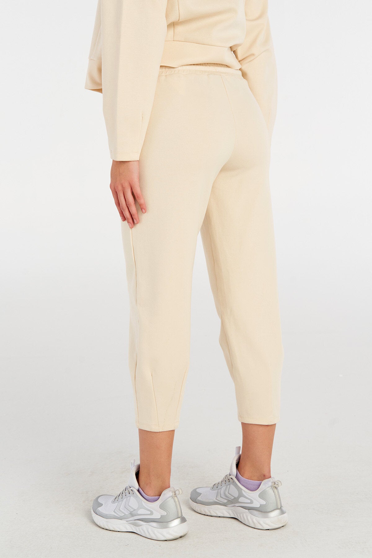 Hummel hmlJAYS pants in whitecap grey - Image 3