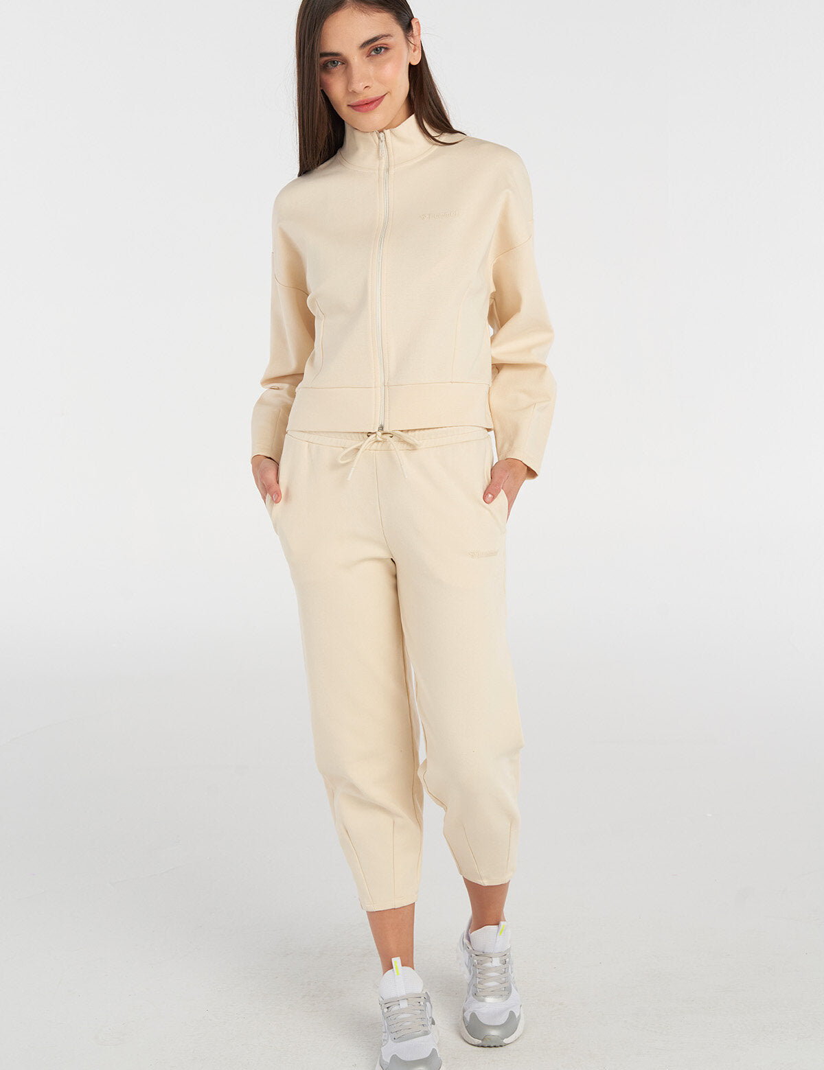 Hummel hmlJAYS pants in whitecap grey - Image 2