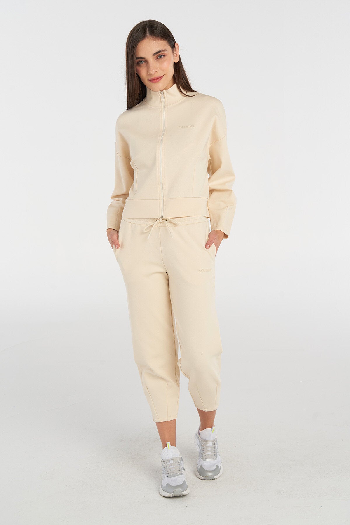 Hummel hmlJAYS pants in whitecap grey - Image 2