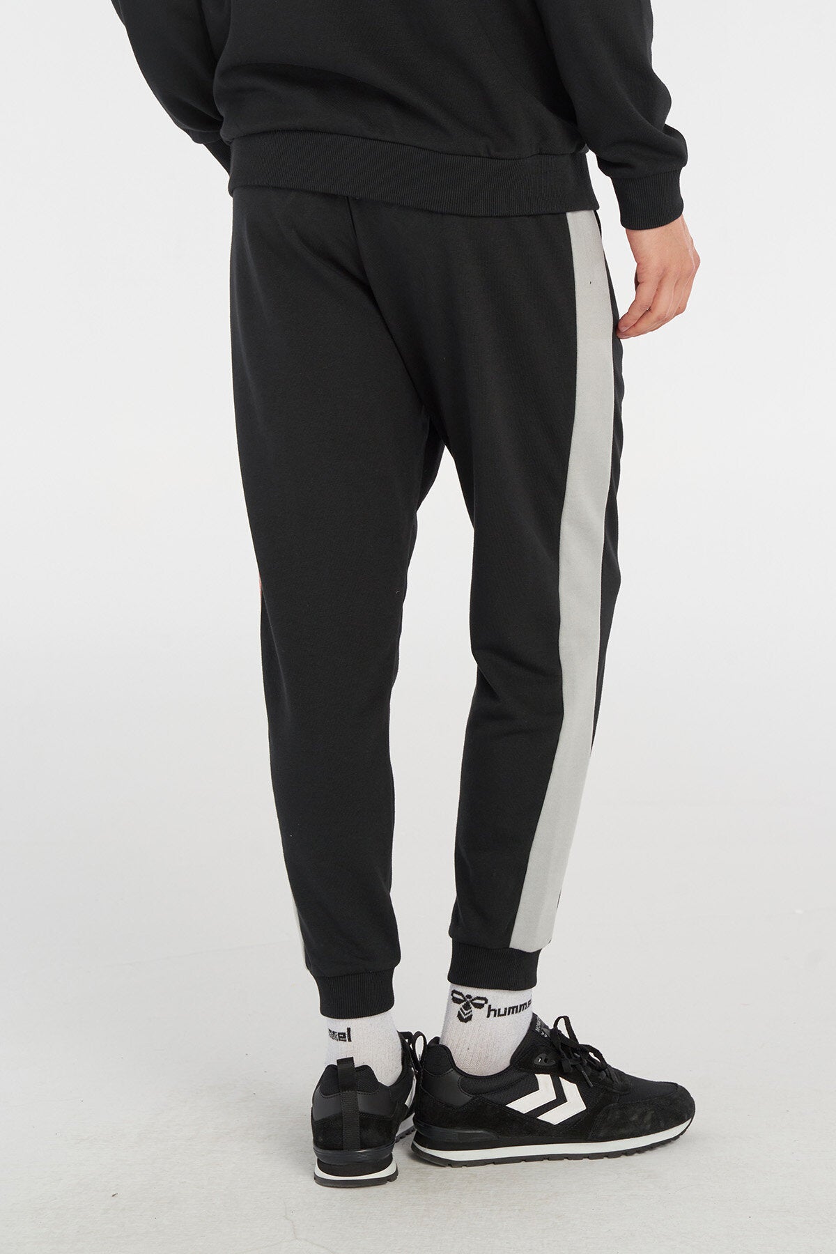 Hummel hmlKENDRICK pants in black - Image 8