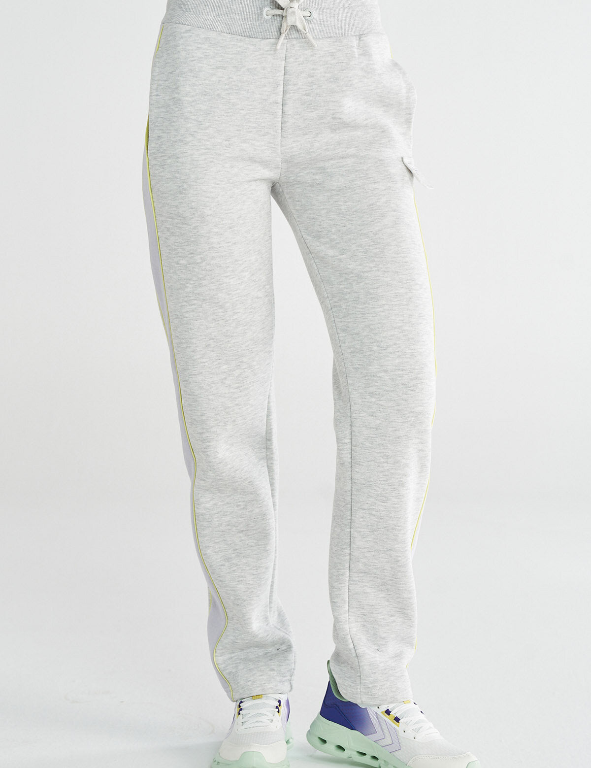 Hummel bexley pants in snow melange - Image 1