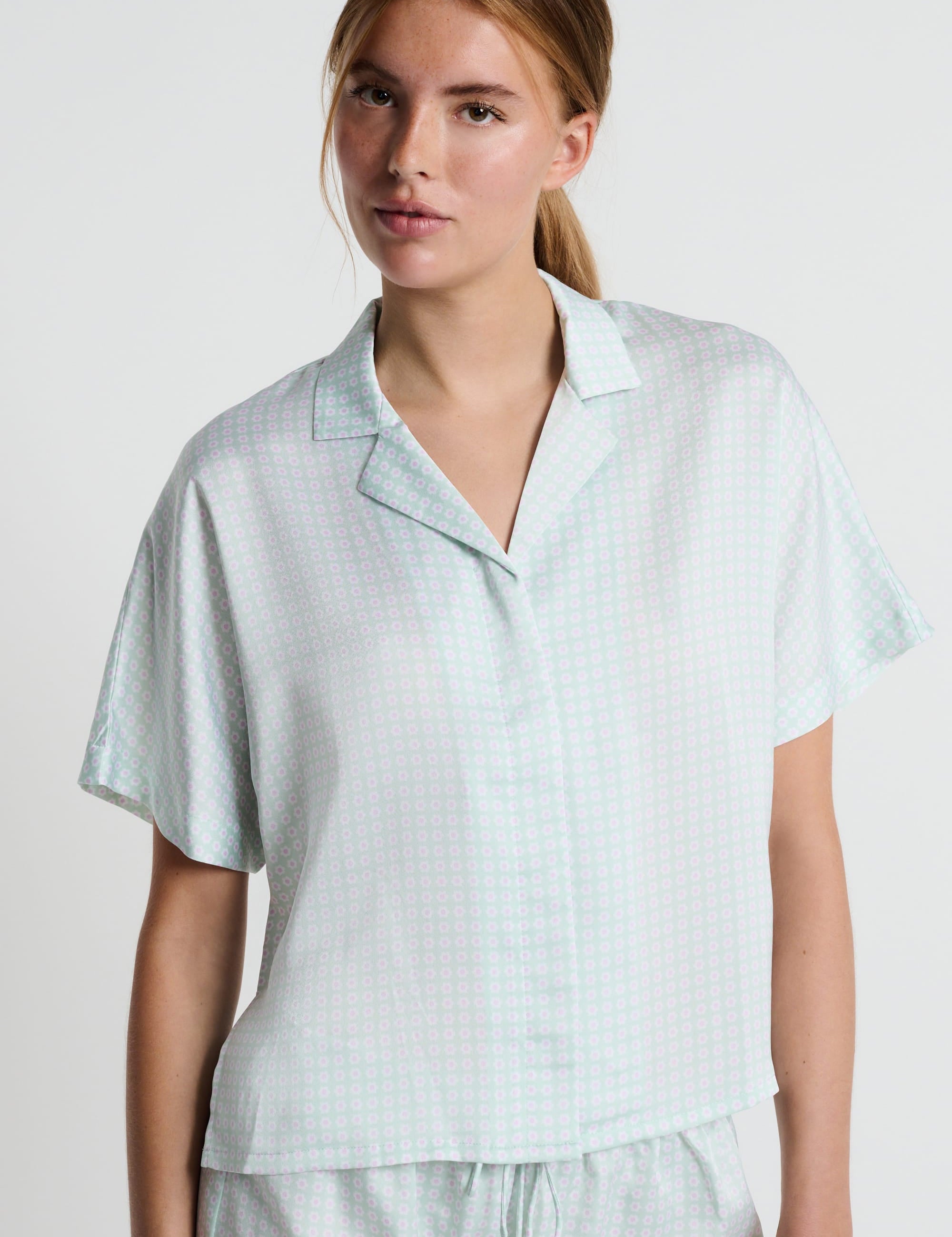 Etam NAFILAH - TOP MC SPE in Green Print - View 1