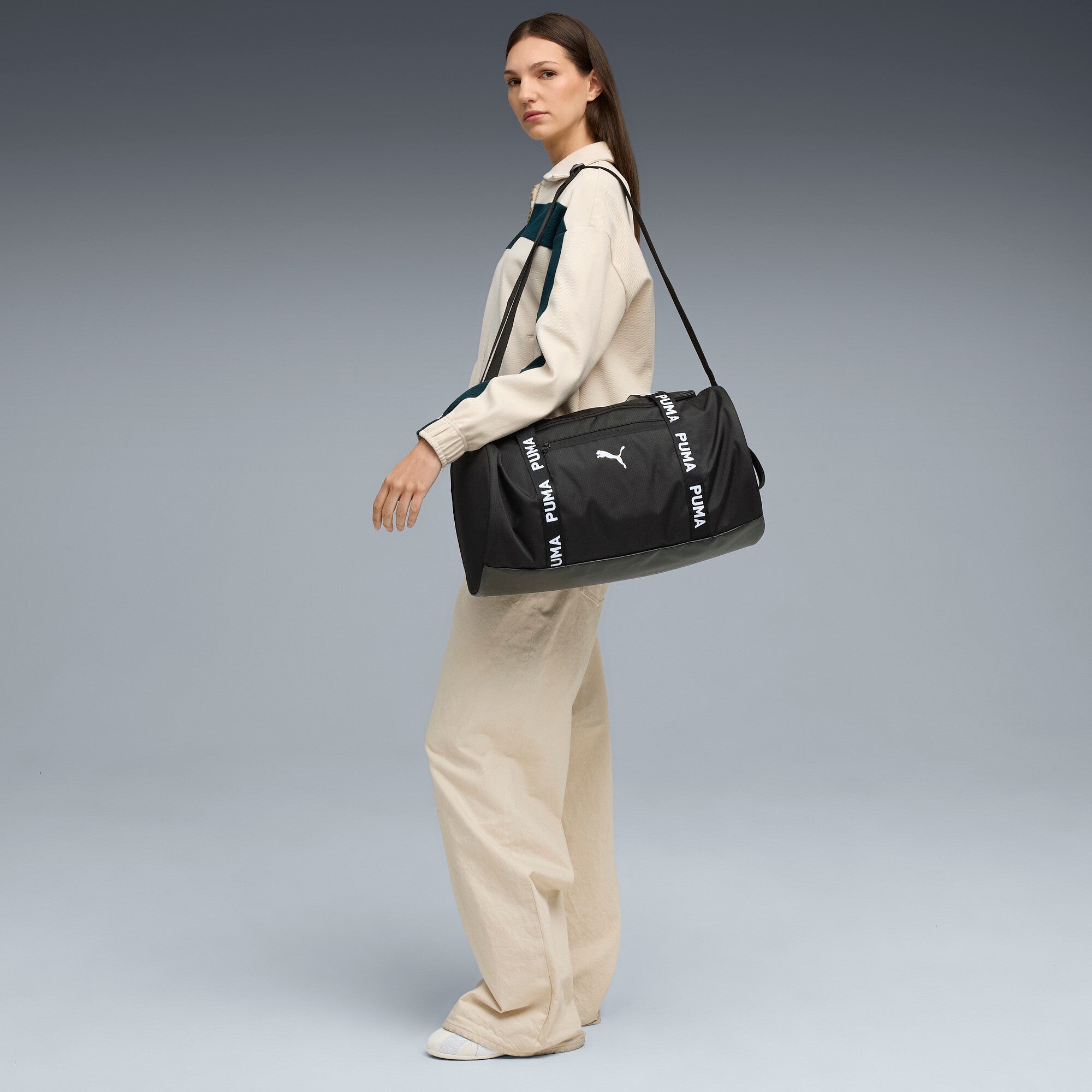 PUMA ESSENTIALS training 28.5L barrel bag in black - Image 1