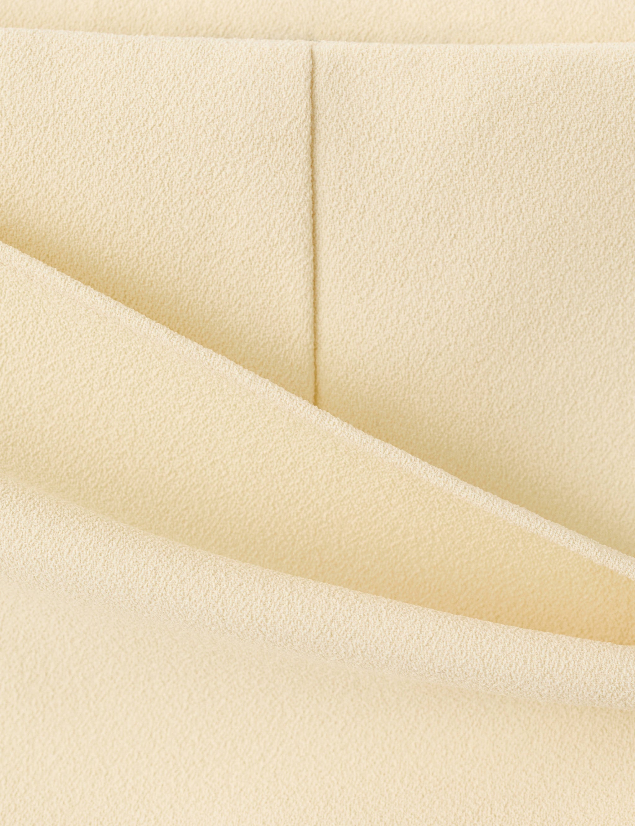 Mango shorts pistacho in pastel yellow - Image 2
