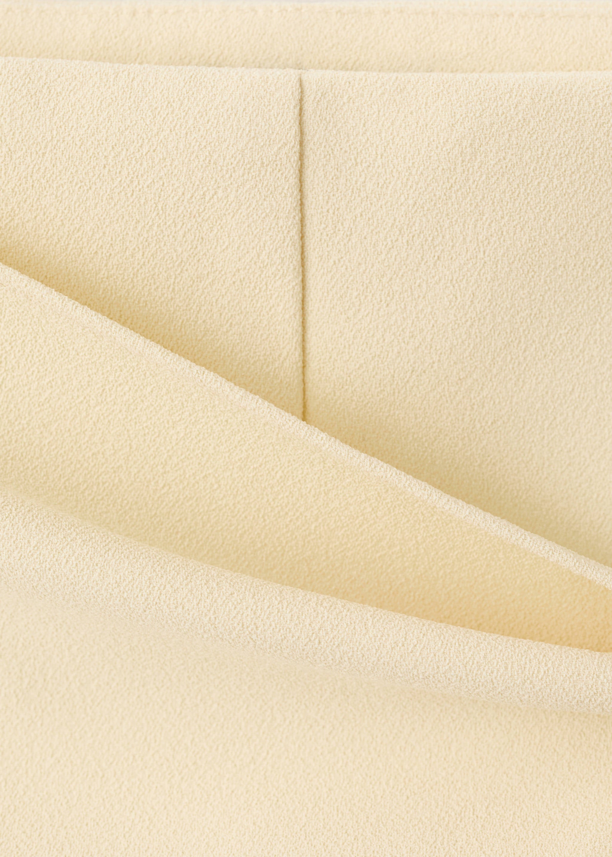 Mango shorts pistacho in pastel yellow - Image 2