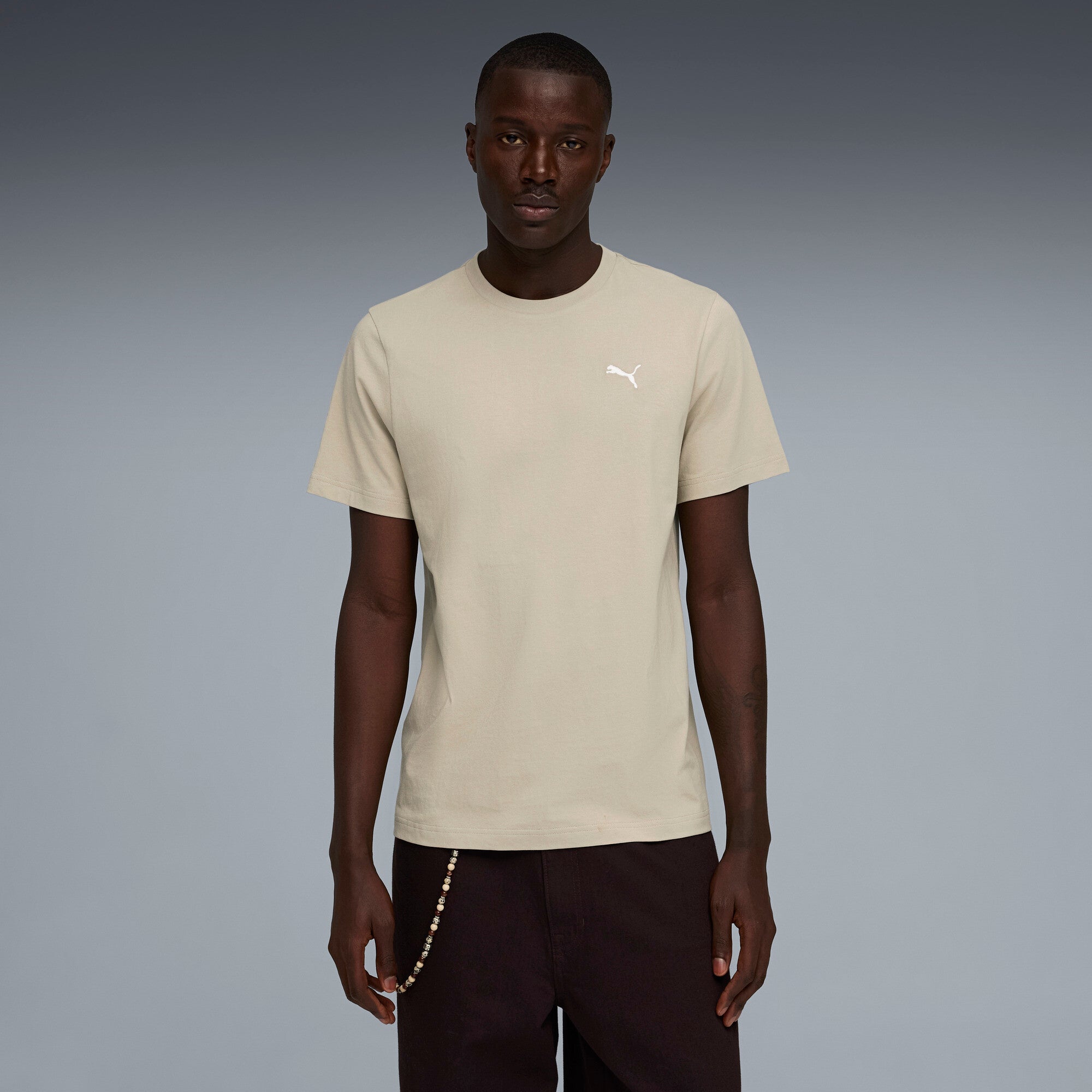 PUMA WARDROBE essentials tee men in pebble gray - Image 3