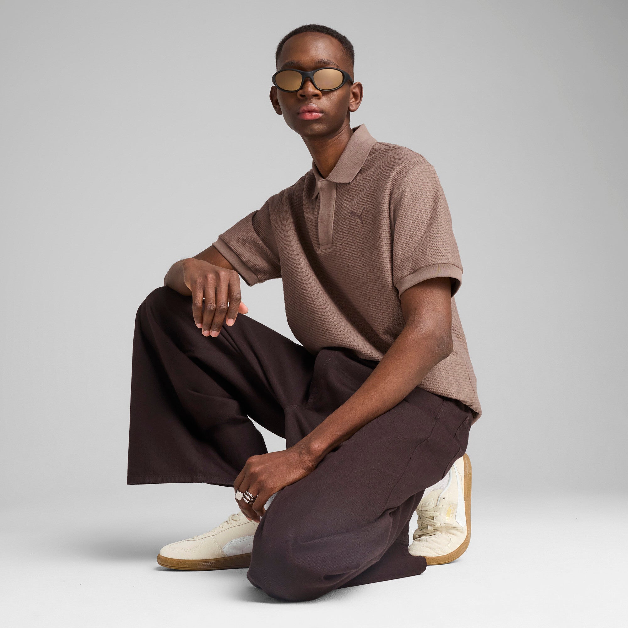 PUMA Premium ESSENTIALS relaxed jacquard polo in totally taupe - Image 3