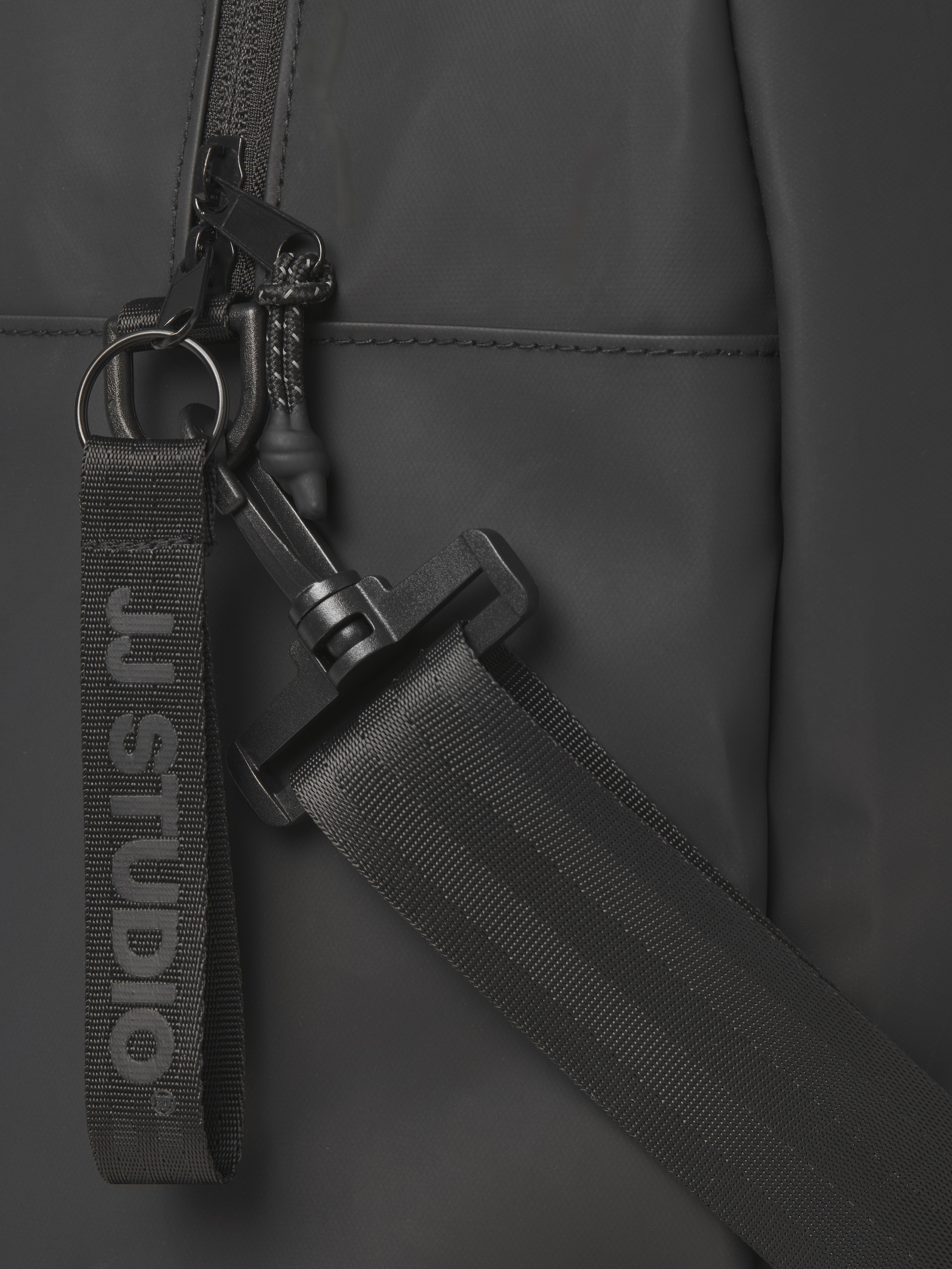 JACK & JONES JACOAKBAY duffelbag in black - Image 7
