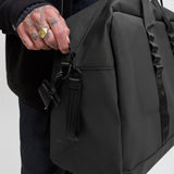 JACK & JONES JACOAKBAY duffelbag in black - Image 8