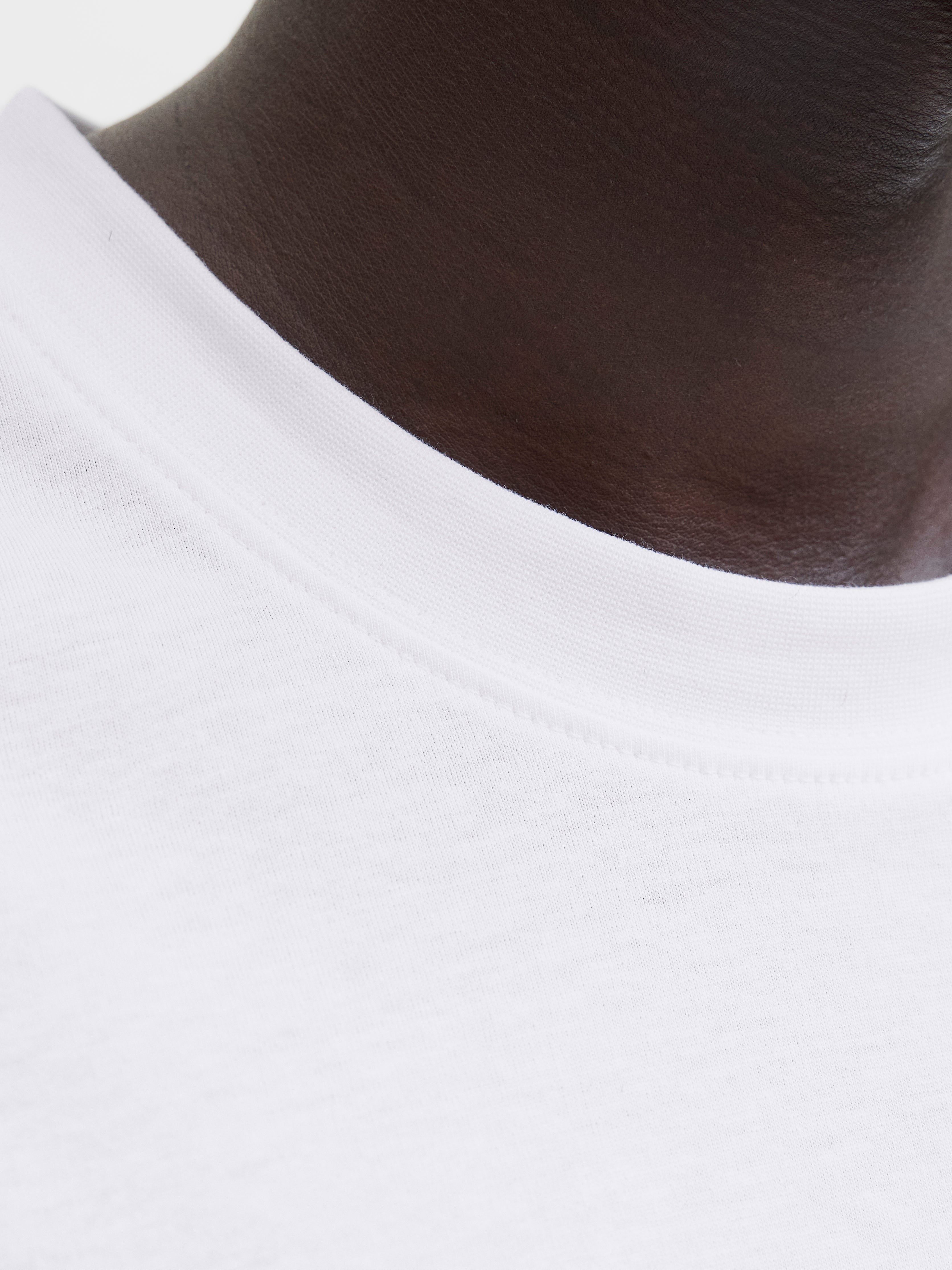 JACK & JONES JCOCNZAMSTERDAM branding t-shirt in bright white - Image 5