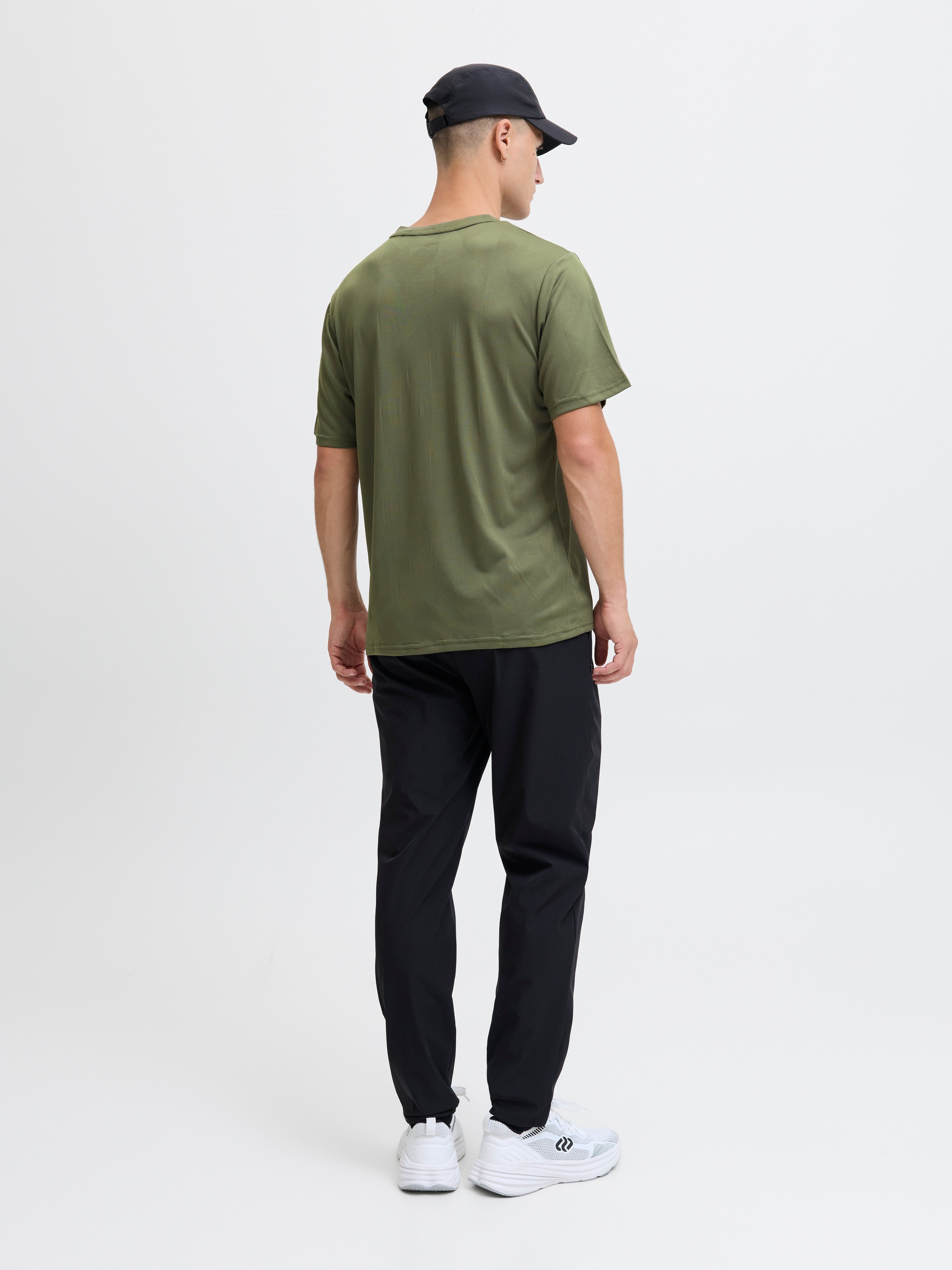 JACK & JONES JCOCNZ paris t-shirt in grape leaf - Image 2