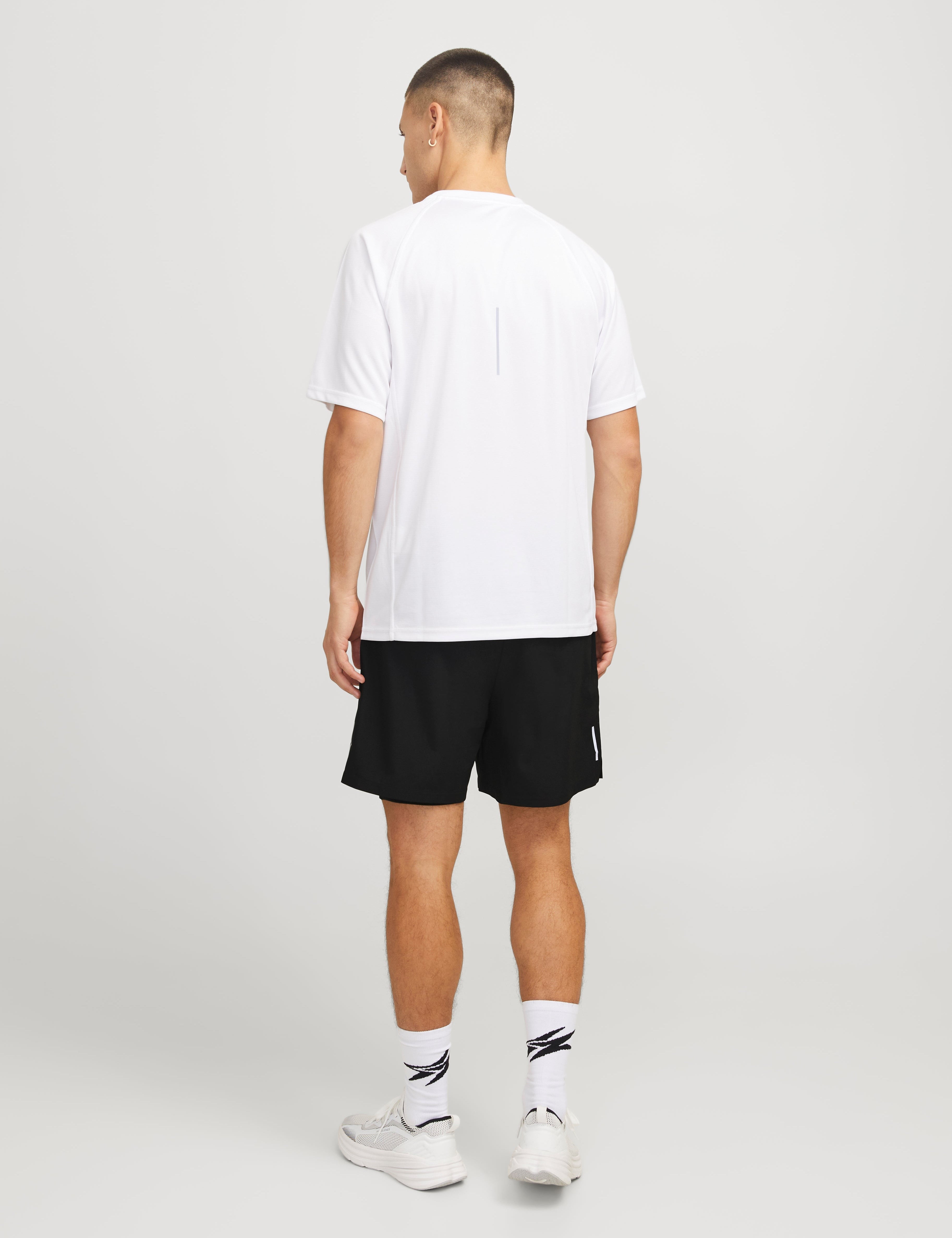 JACK & JONES JCOCNZ shorts with inner tights in black - Image 2
