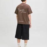 JACK & JONES JCOCOVER script back tee crew neck in seal brown - Image 2