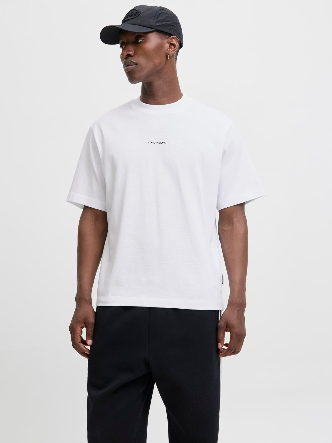 JACK & JONES JCOCOVER script back tee crew neck in bright white - Image 1
