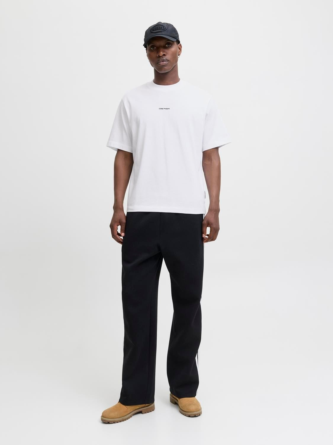 JACK & JONES JCOCOVER script back tee crew neck in bright white - Image 5