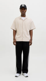 JACK & JONES JCOHORIZON plisse resort shirt in moonbeam - Image 4
