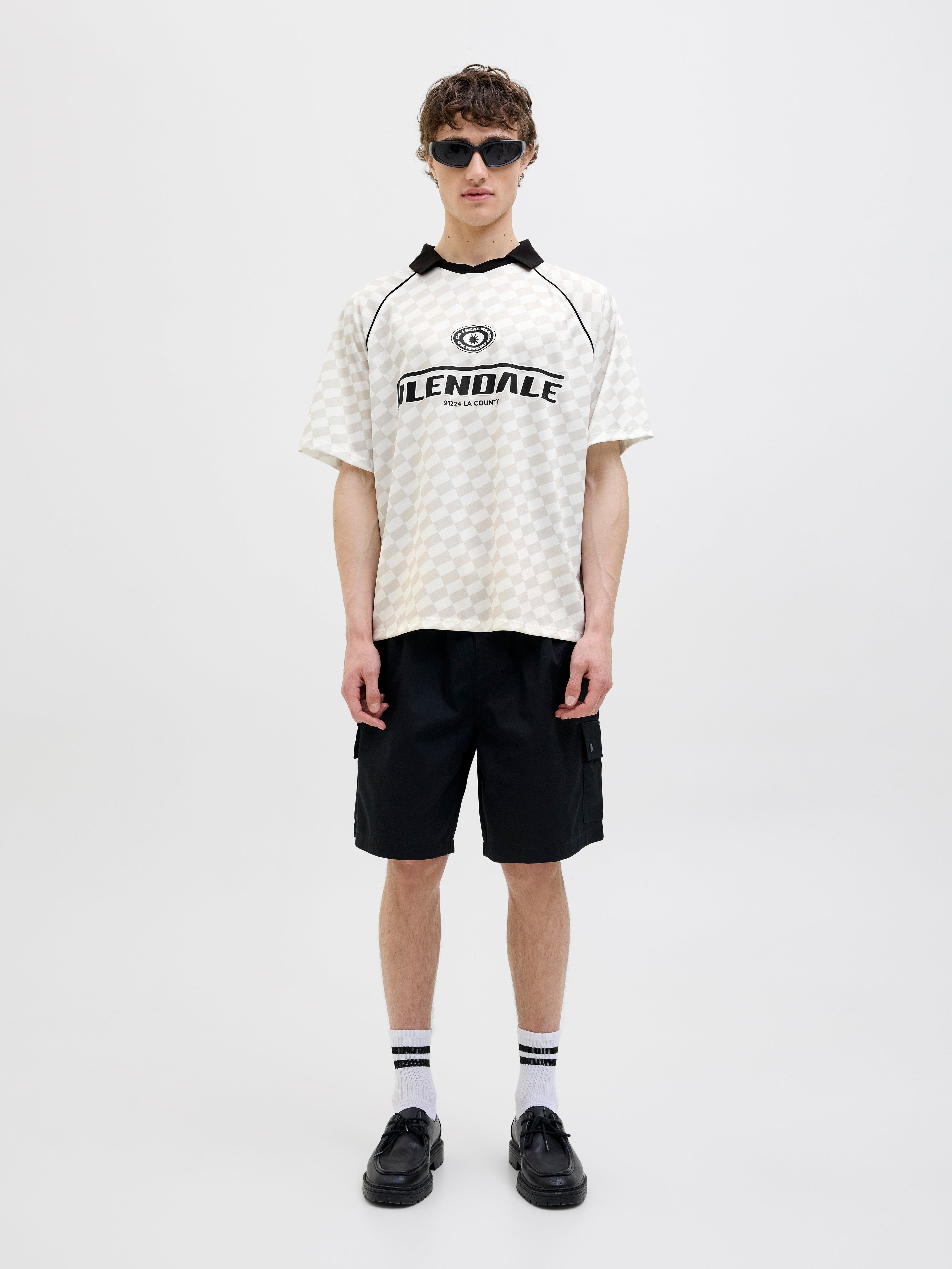 JACK & JONES JCORETREAT aop mesh open collar polo in cloud dancer - Image 4