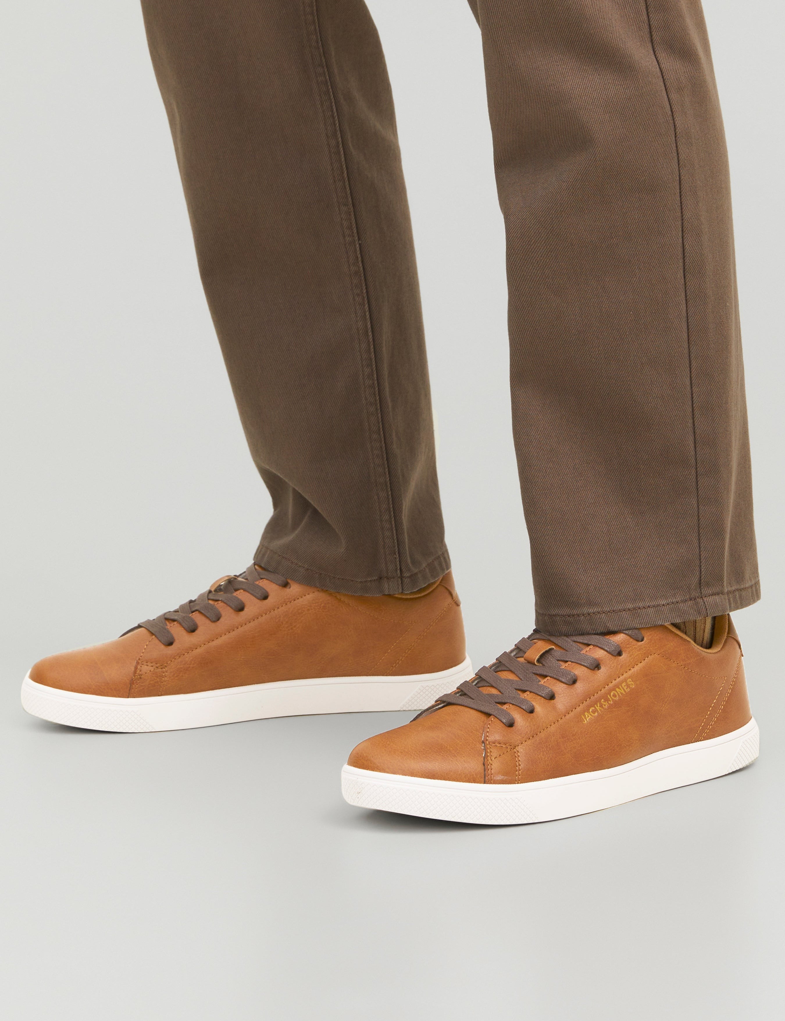 JACK & JONES JFWBOSLEY pu sneaker in cognac - Image 1