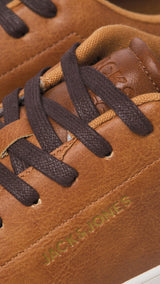 JACK & JONES JFWBOSLEY pu sneaker in cognac - Image 7