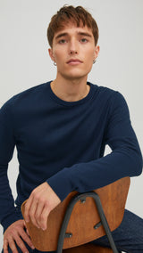 JACK & JONES JJEBASIC knit crew neck in navy blazer - Image 8
