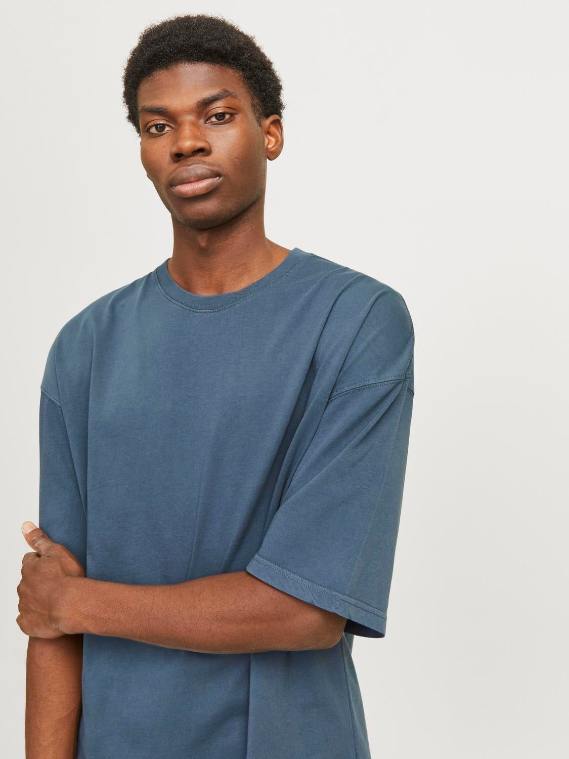 JACK & JONES JJECHARGE faded tee o-neck in mood indigo - Image 7