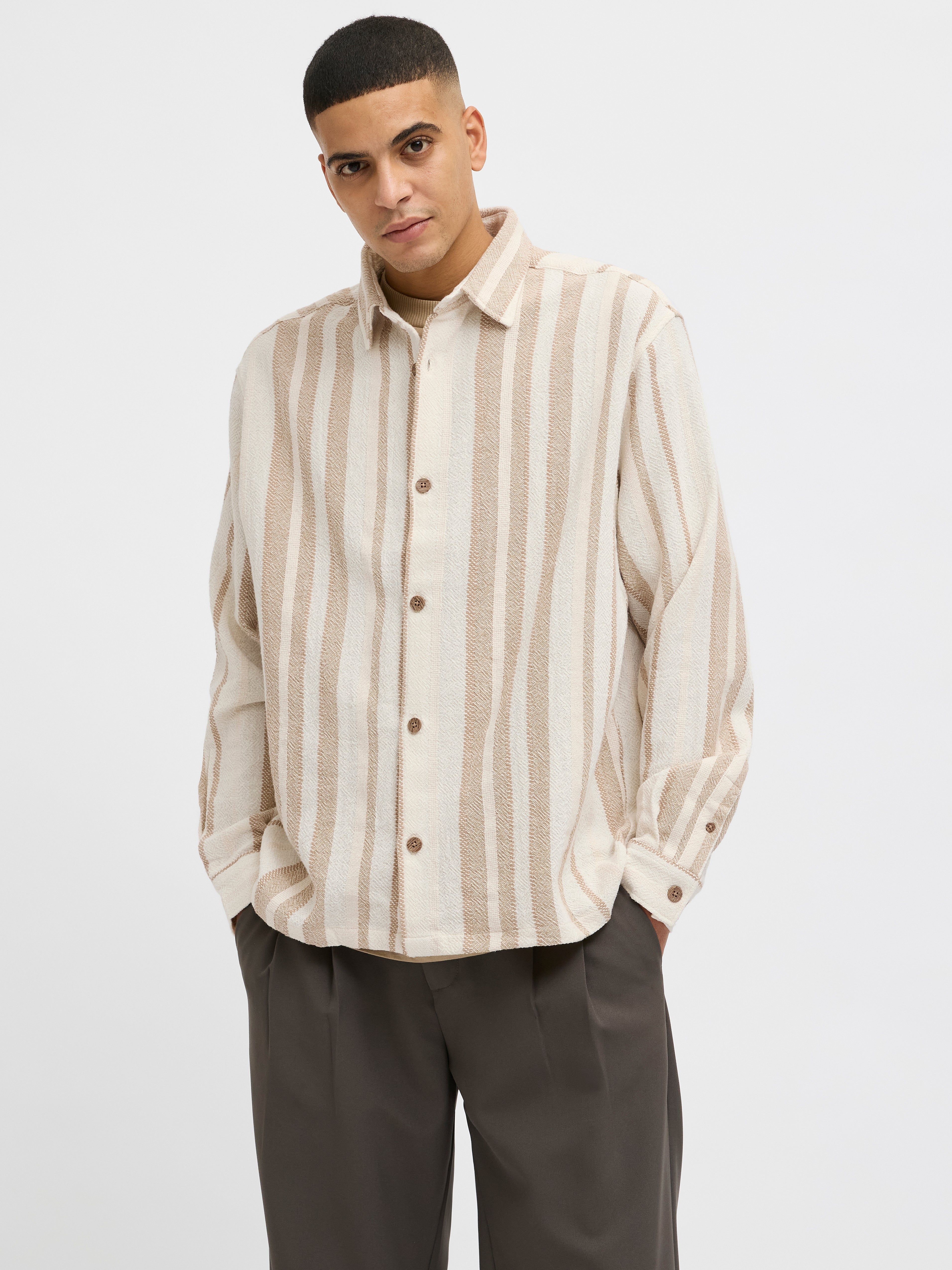 JACK & JONES JJECHARGE overshirt in white - Image 1