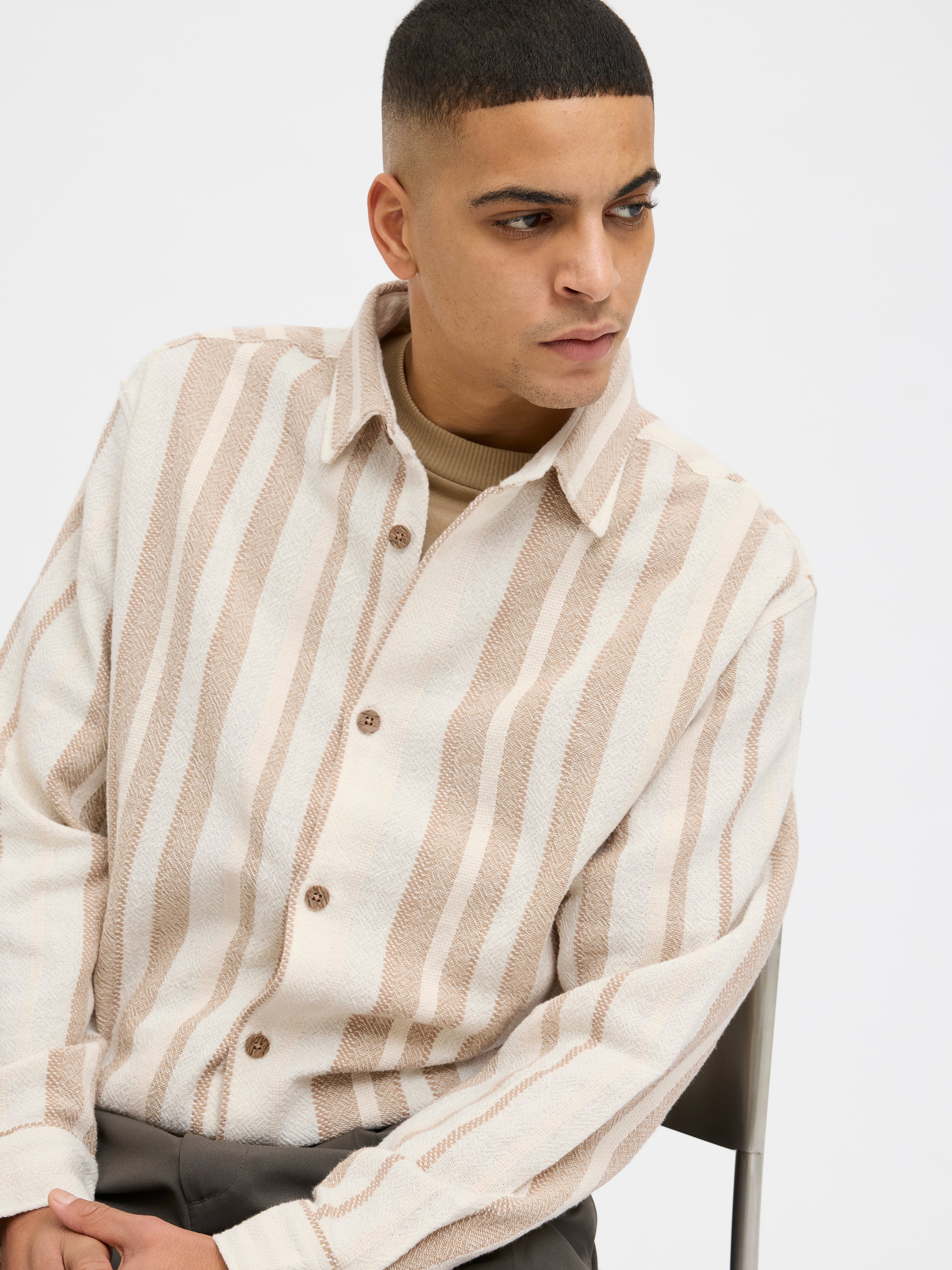 JACK & JONES JJECHARGE overshirt in white - Image 7