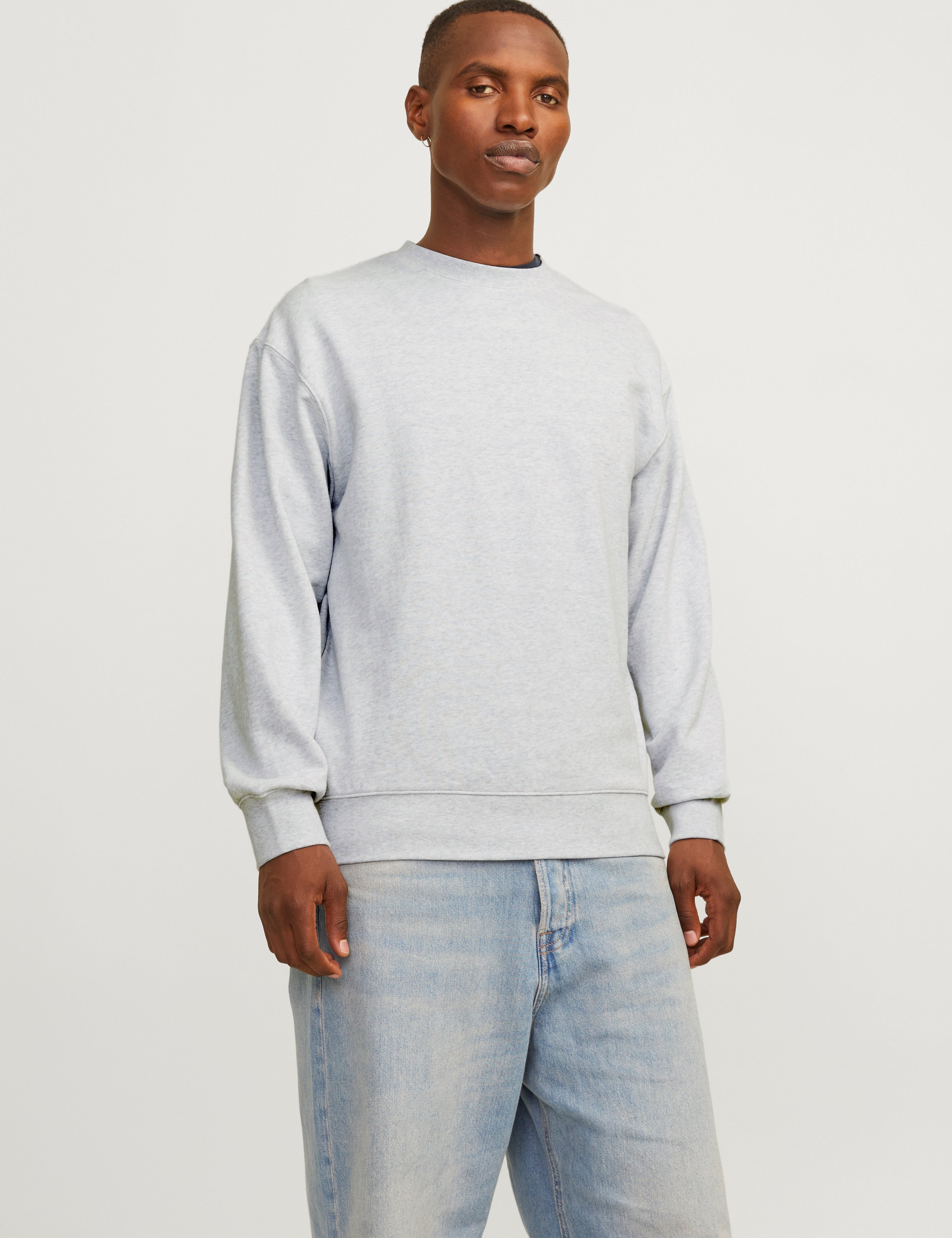JACK & JONES JJECHARGE sweat crew neck in white melange - Image 1
