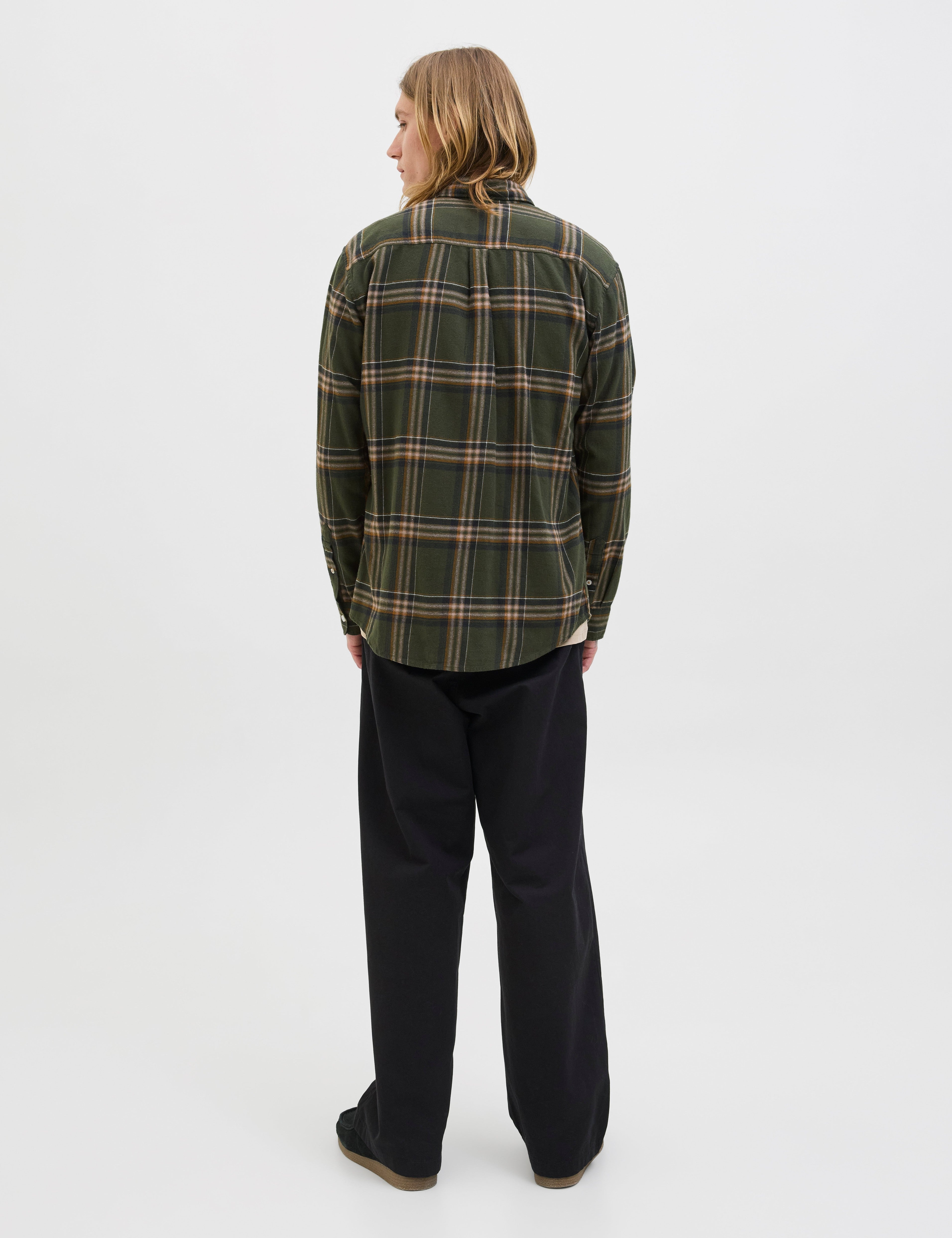 JACK & JONES JJECLASSIC flannel check shirt in rosin - Image 2