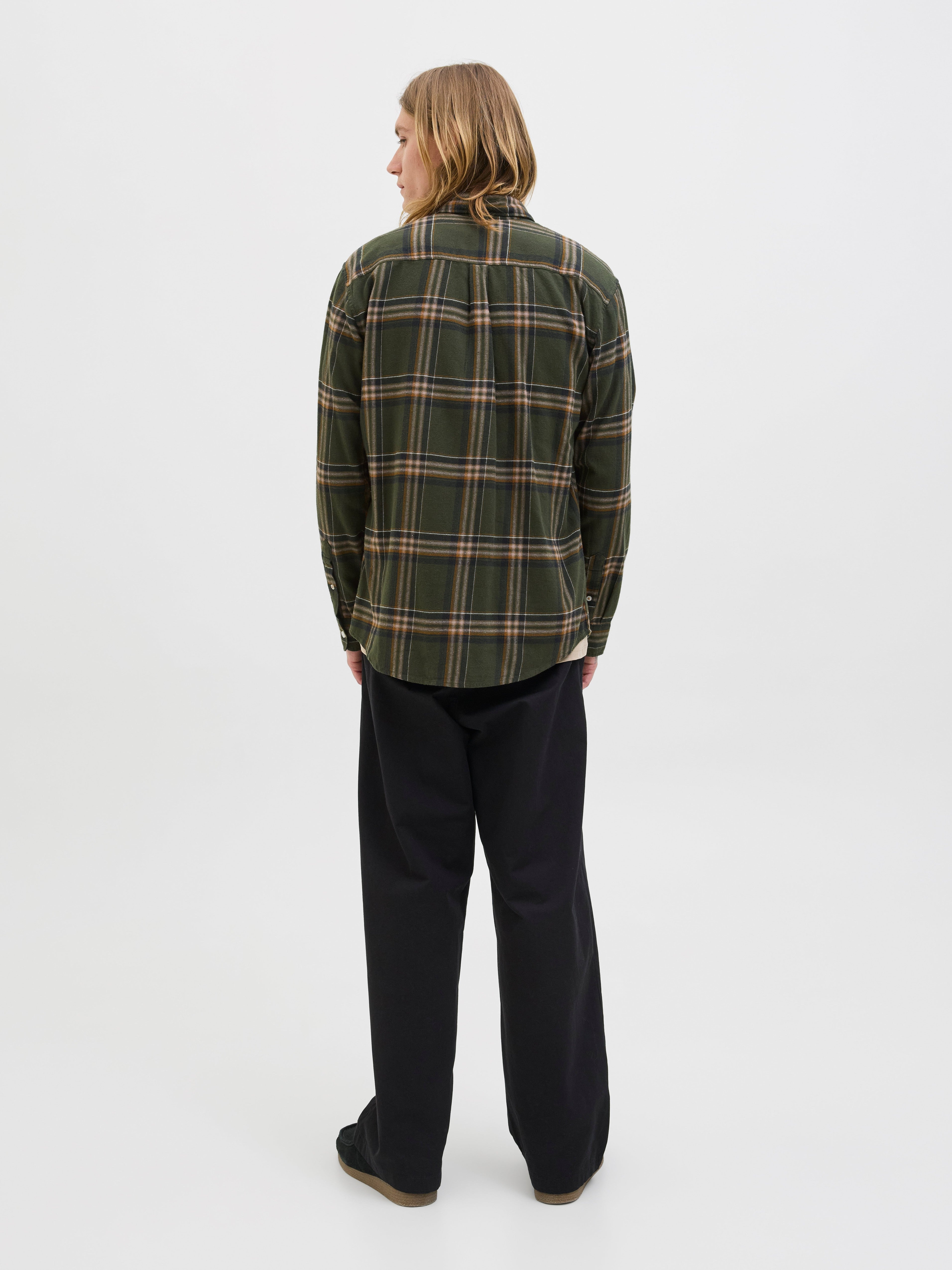 JACK & JONES JJECLASSIC flannel check shirt in rosin - Image 2