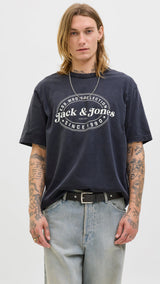 JACK & JONES JJEDOVER print tee crew neck in black - Image 1
