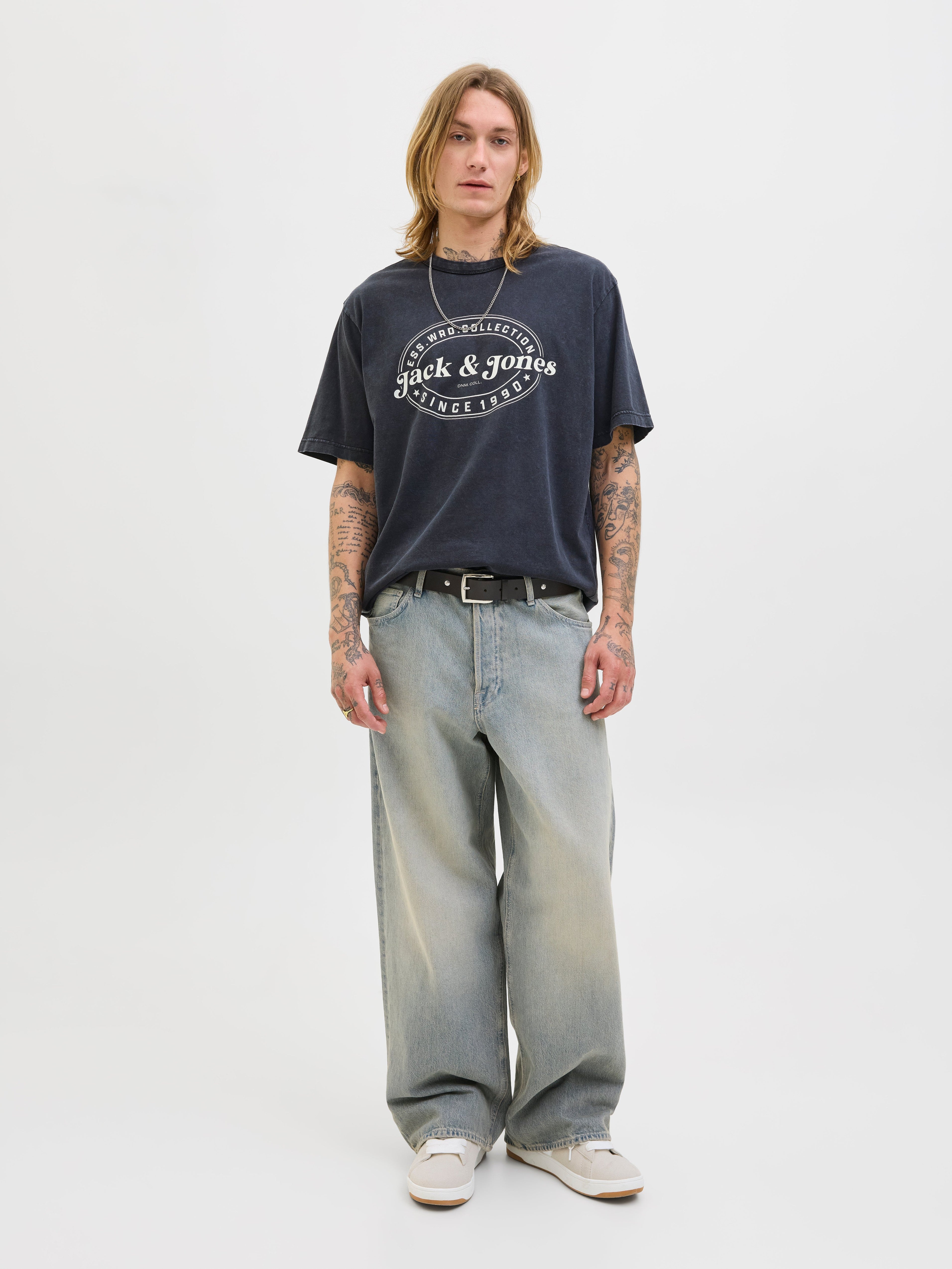 JACK & JONES JJEDOVER print tee crew neck in black - Image 4