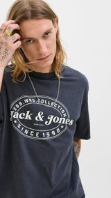JACK & JONES JJEDOVER print tee crew neck in black - Image 7