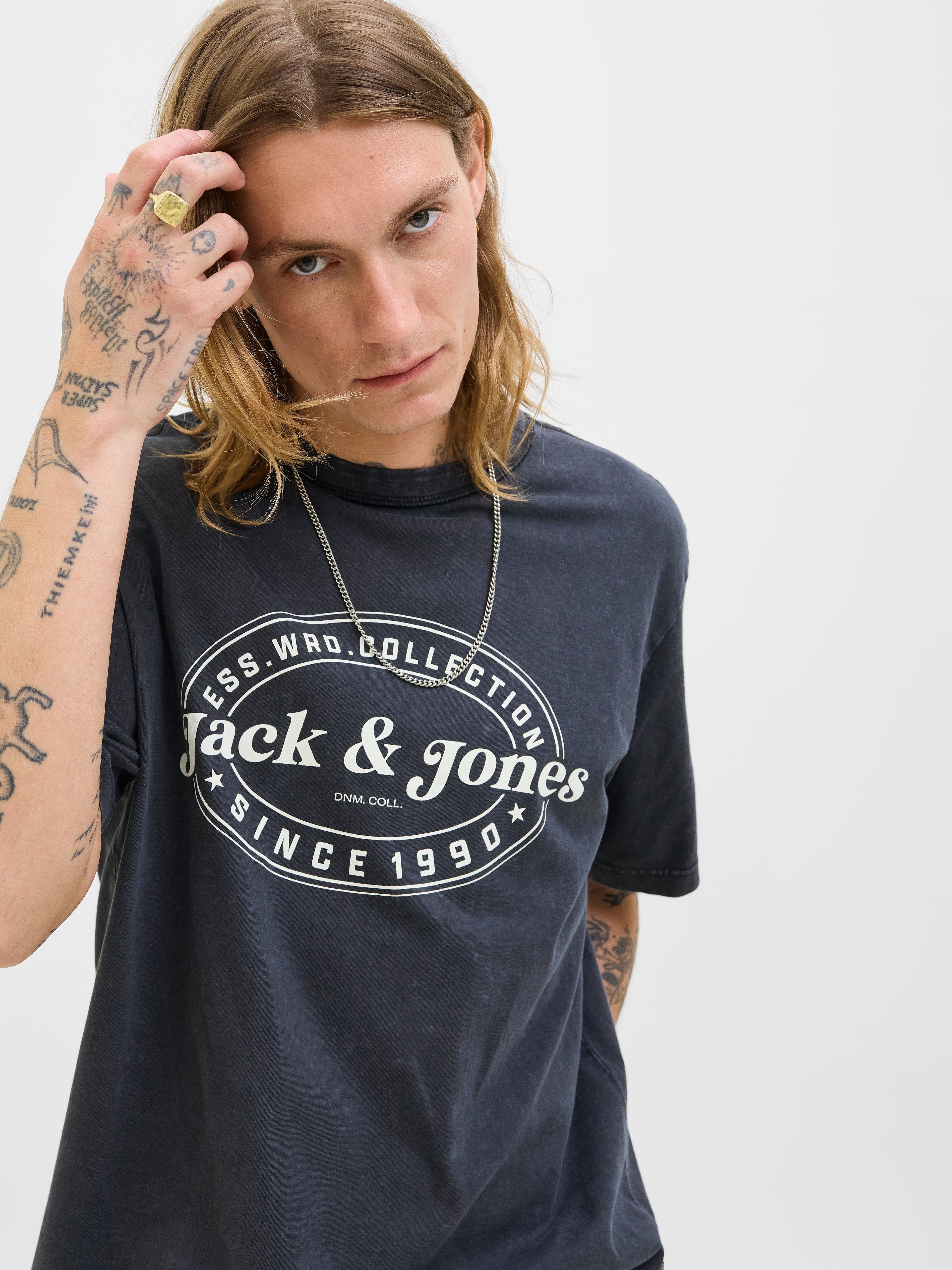 JACK & JONES JJEDOVER print tee crew neck in black - Image 7