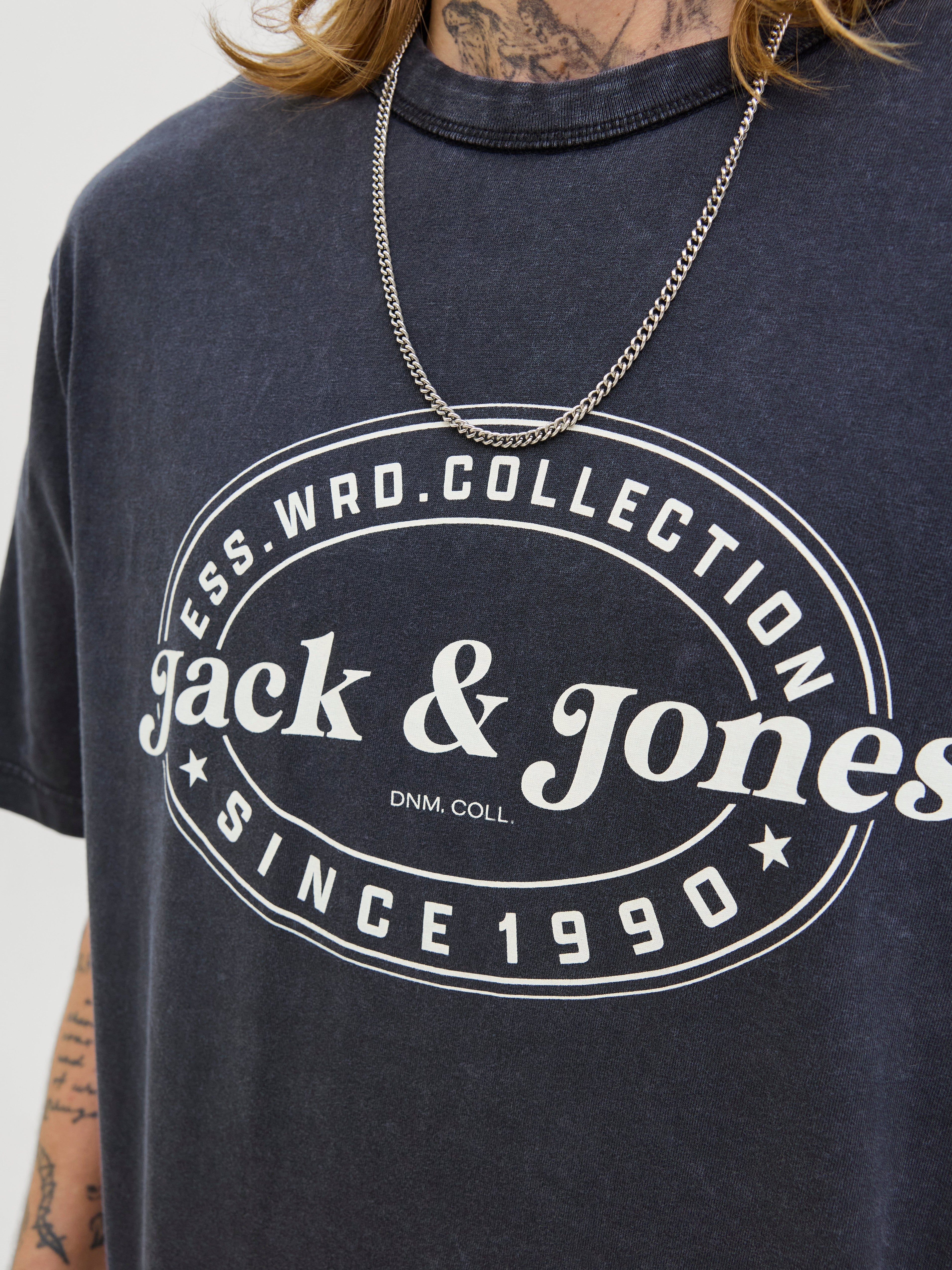 JACK & JONES JJEDOVER print tee crew neck in black - Image 6