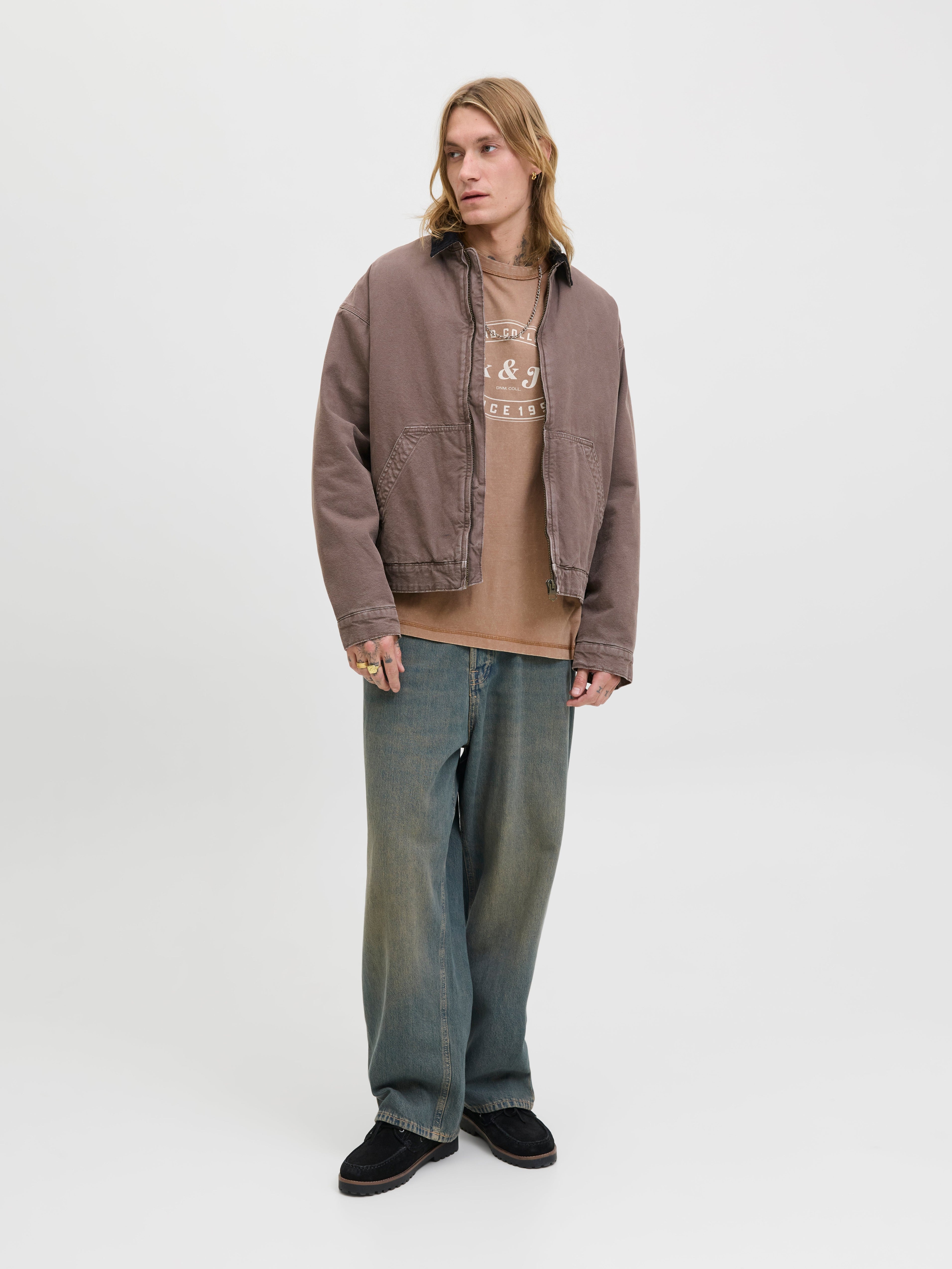 JACK & JONES JJEDOVER print tee crew neck in monks robe - Image 4