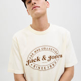JACK & JONES JJEDOVER print tee crew neck in antique white - Image 7