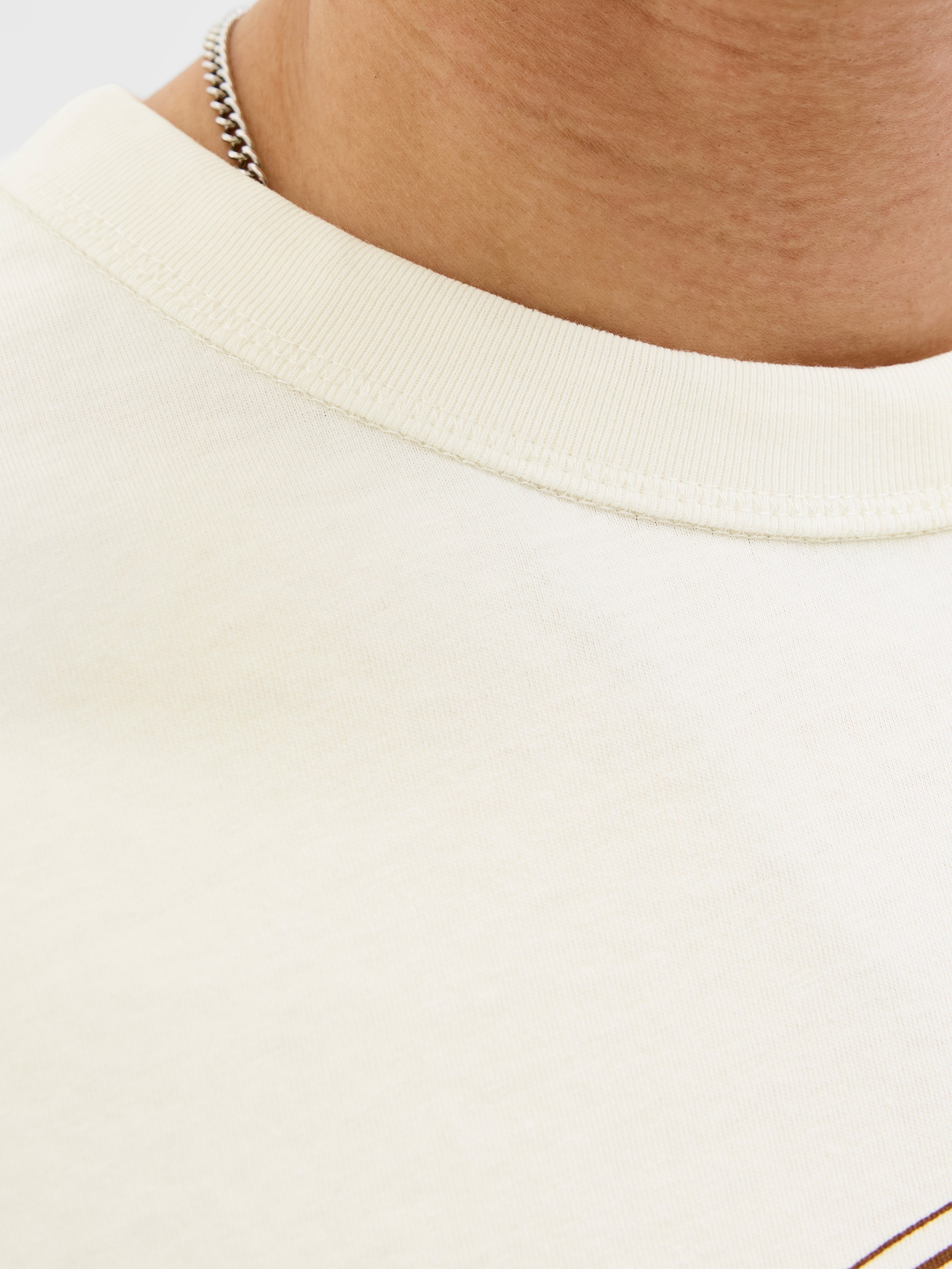 JACK & JONES JJEDOVER print tee crew neck in antique white - Image 5