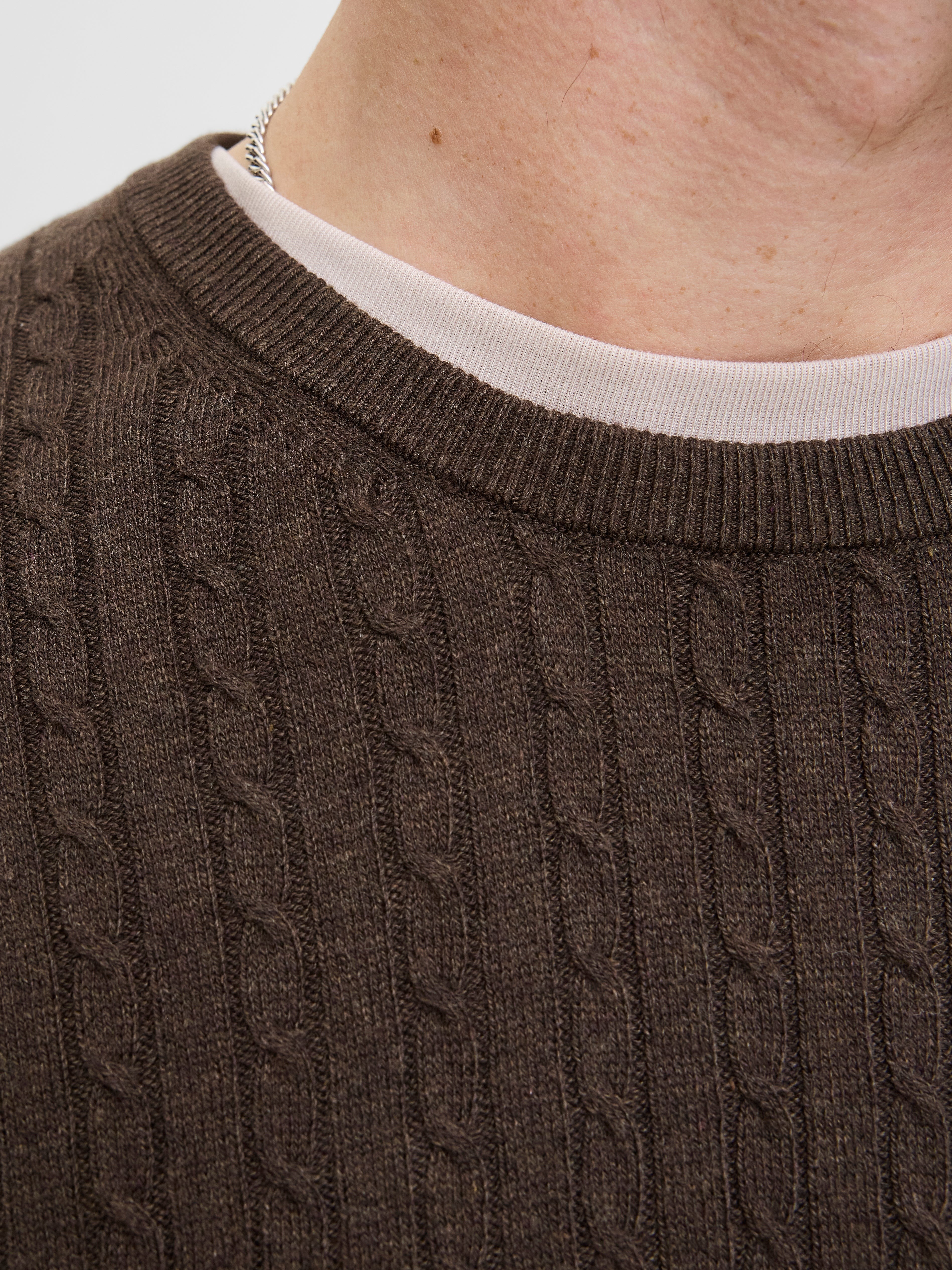 JACK & JONES JJEEMIL knit cable crew neck in mulch twist - Image 6