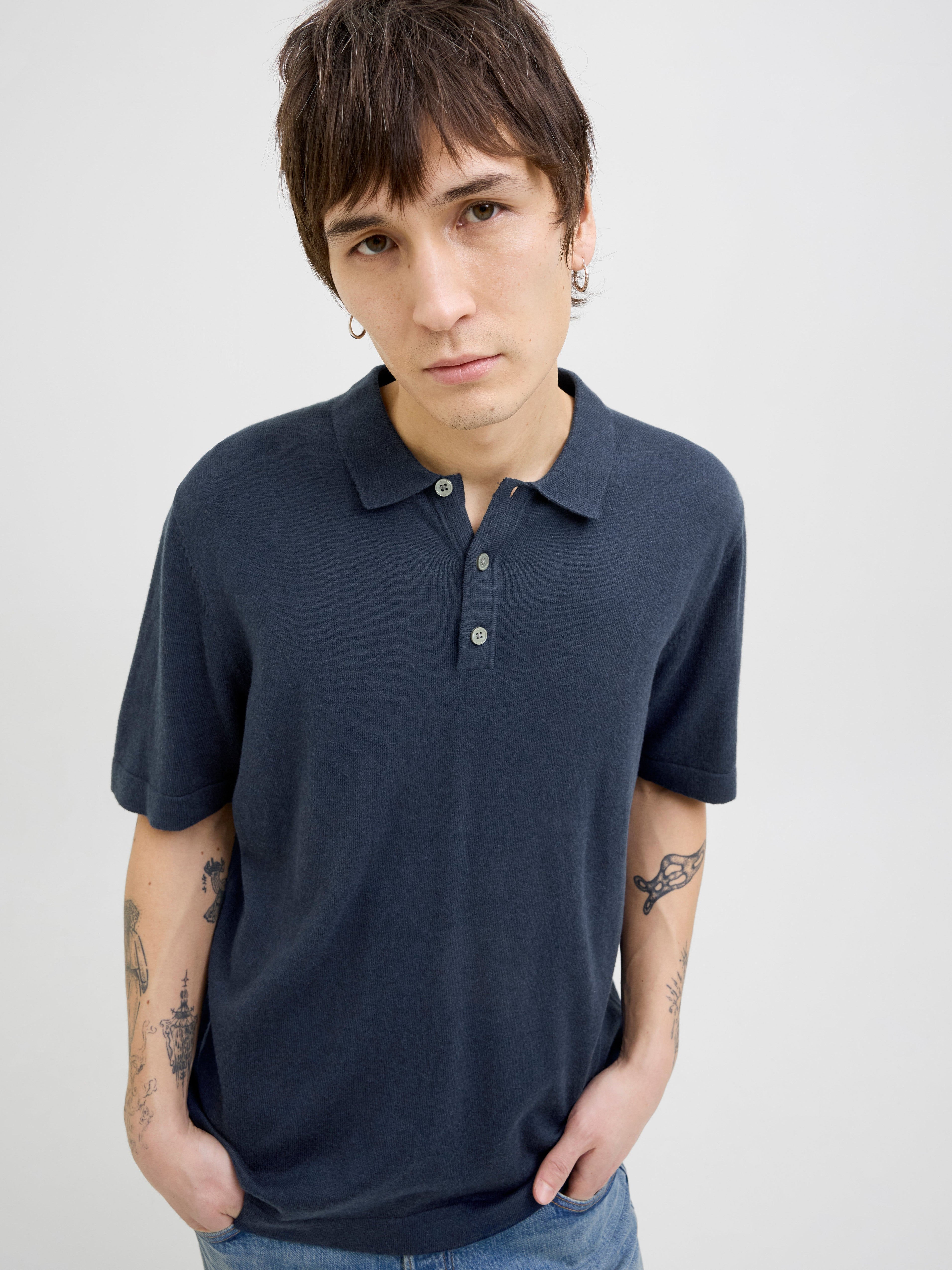 JACK & JONES JJEEMIL knit relaxed polo in navy blazer - Image 7