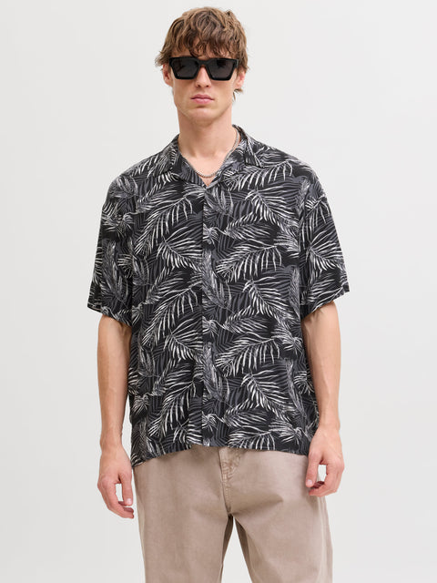 JACK & JONES JJEJEFF resort aop shirt in black