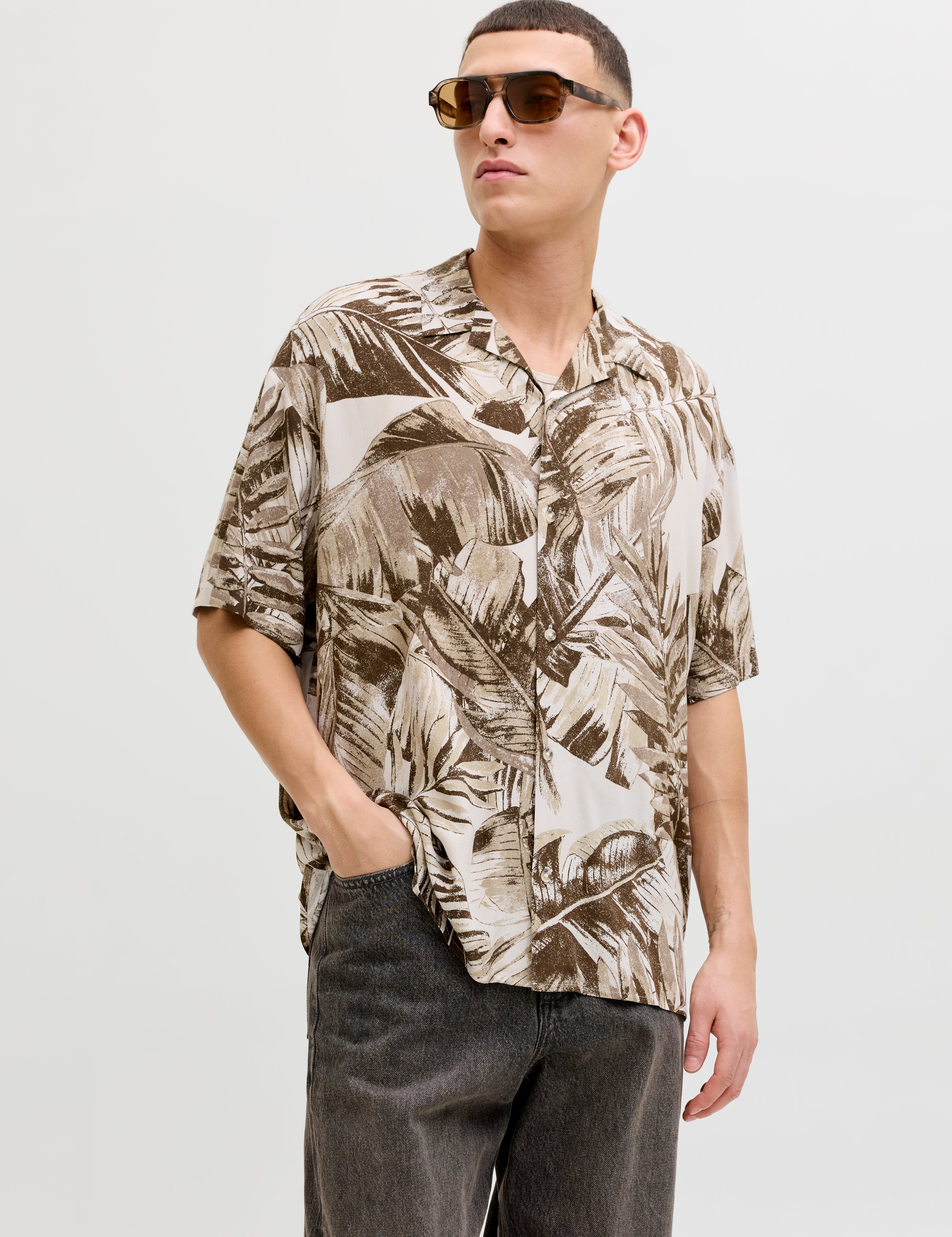 JACK & JONES JJEJEFF resort aop shirt - string
