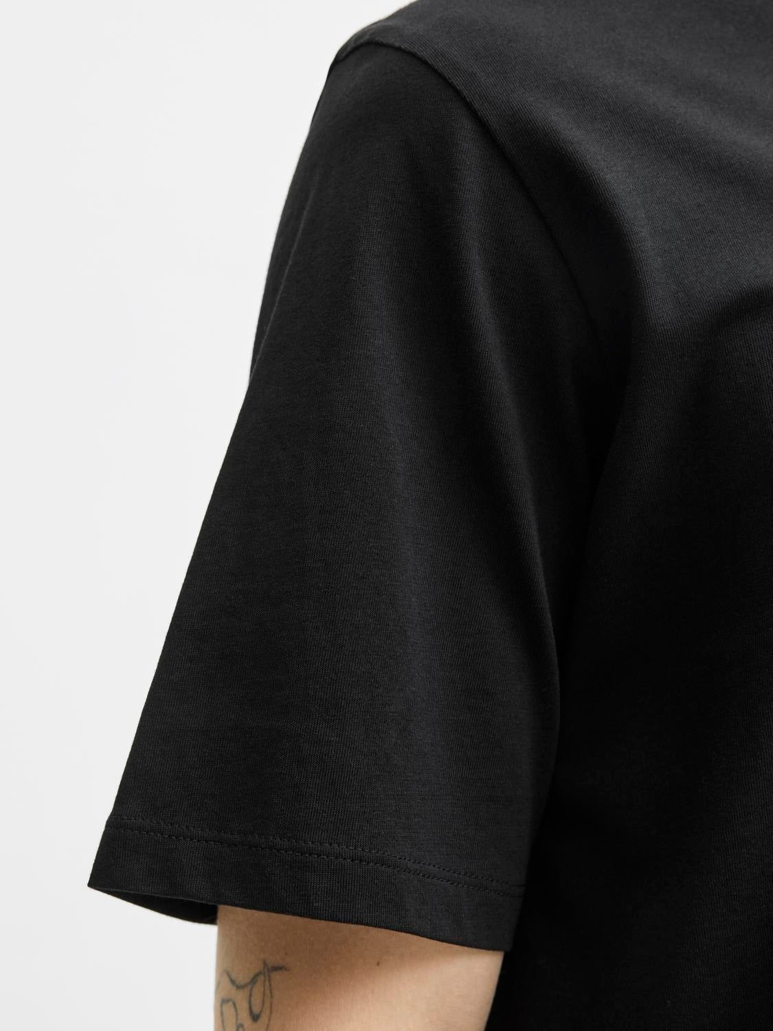 JACK & JONES JJELOGO tee o-neck col in black - Image 5
