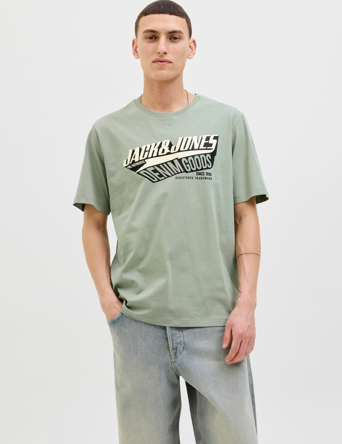 JACK & JONES JJELOGO tee o-neck col in iceberg green - Image 1